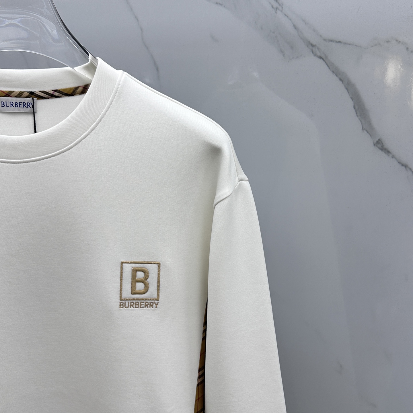 🆕Burberry巴宝莉 2025ss秋冬新品刺绣间色圆领套头卫衣 高超的时尚魅力风范,特立独行的艺术气