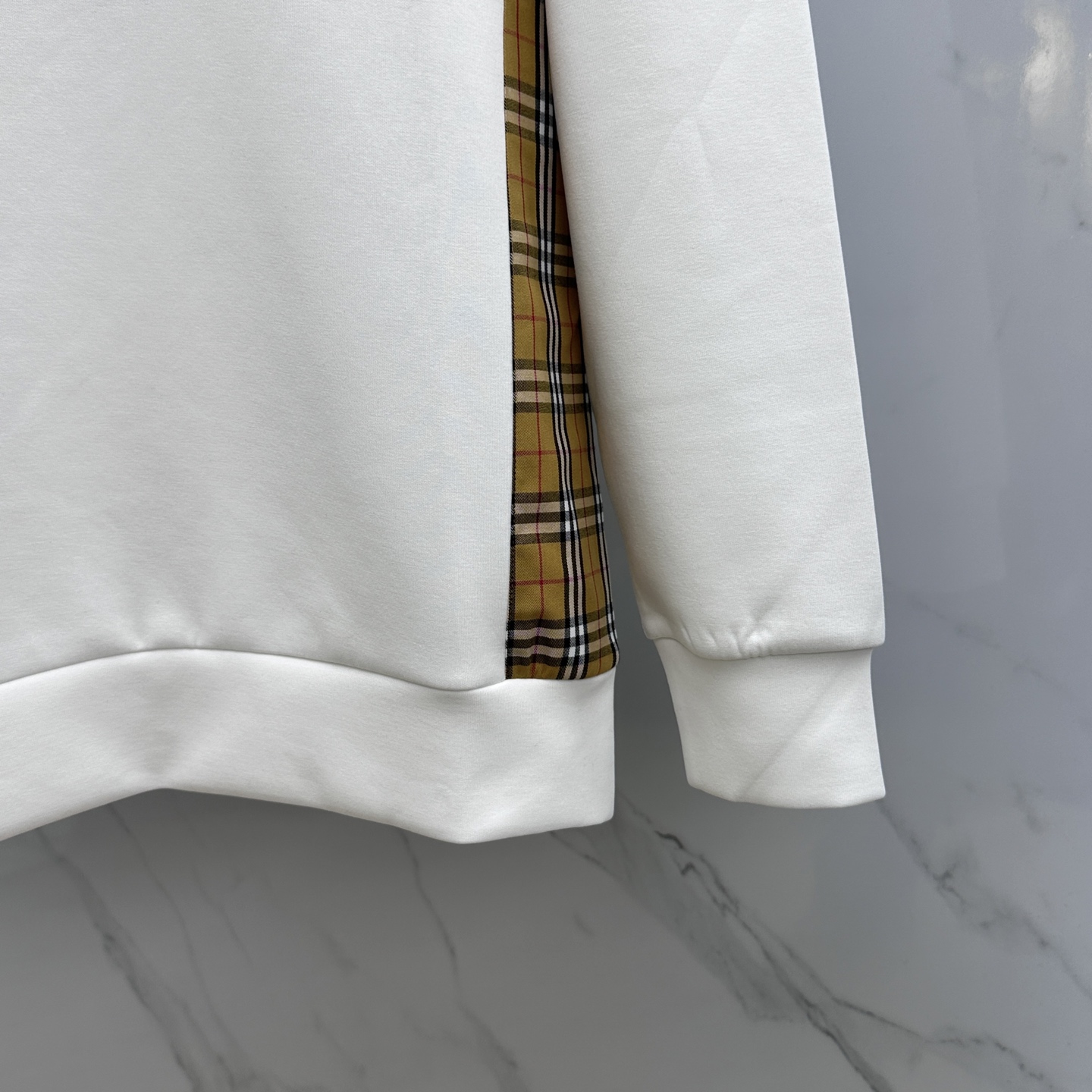 🆕Burberry巴宝莉 2025ss秋冬新品刺绣间色圆领套头卫衣 高超的时尚魅力风范,特立独行的艺术气