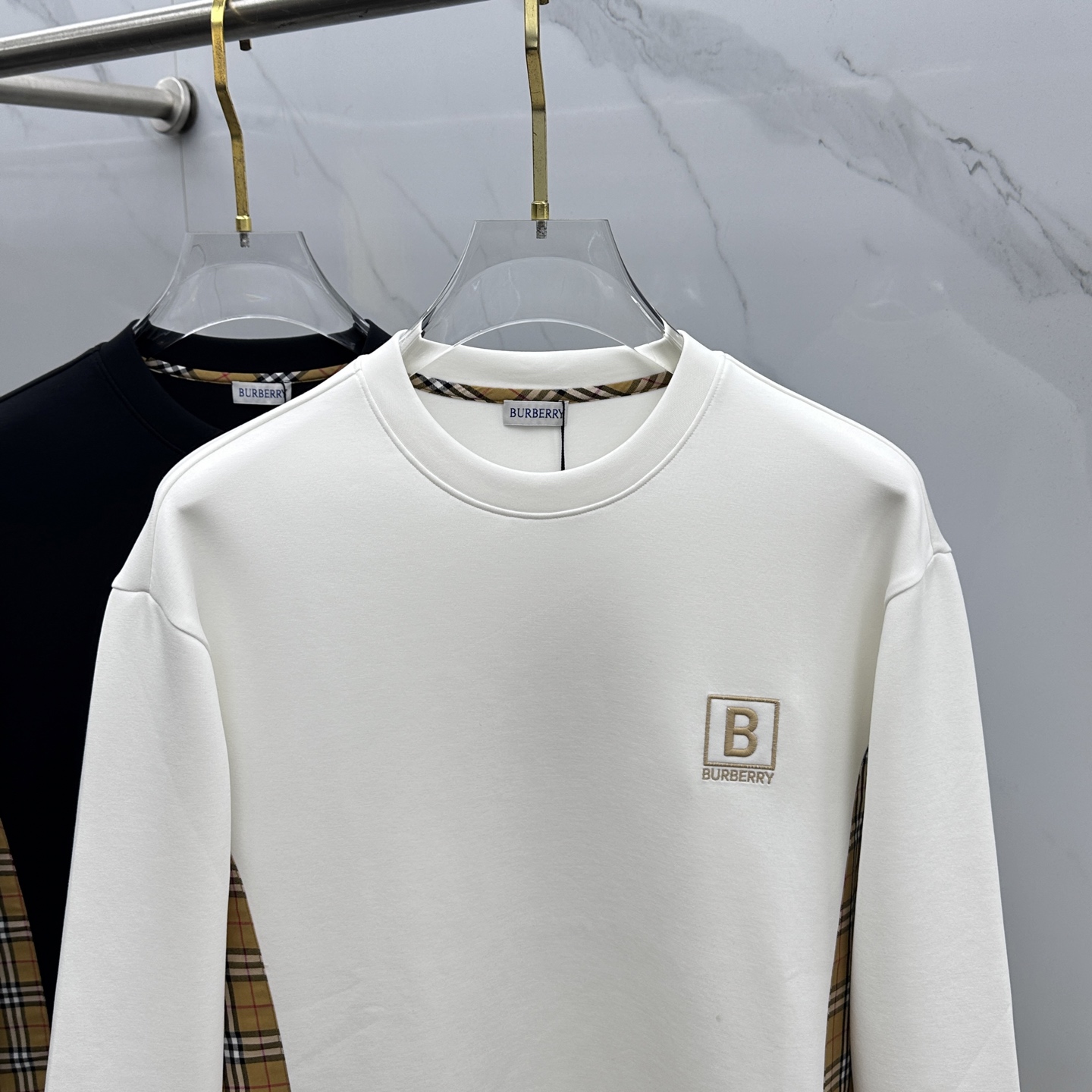 🆕Burberry巴宝莉 2025ss秋冬新品刺绣间色圆领套头卫衣 高超的时尚魅力风范,特立独行的艺术气