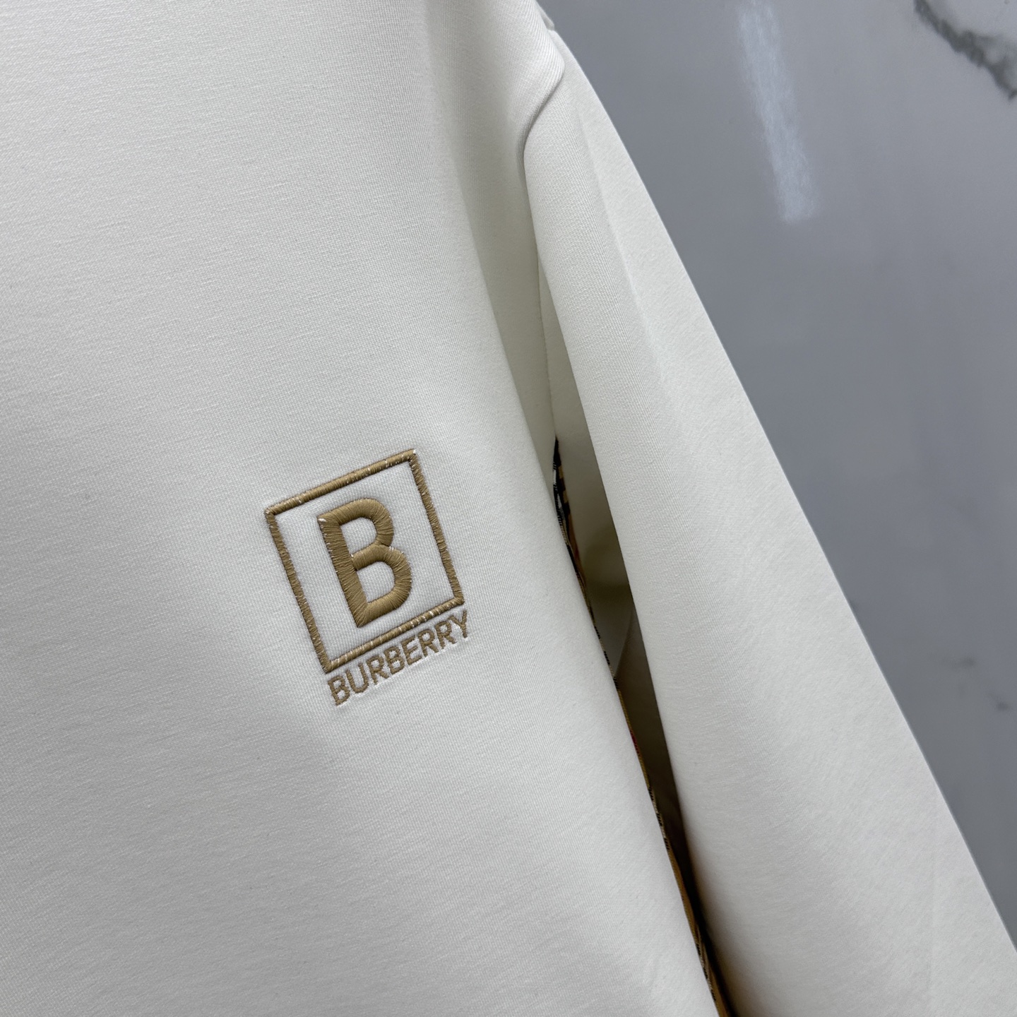 🆕Burberry巴宝莉 2025ss秋冬新品刺绣间色圆领套头卫衣 高超的时尚魅力风范,特立独行的艺术气