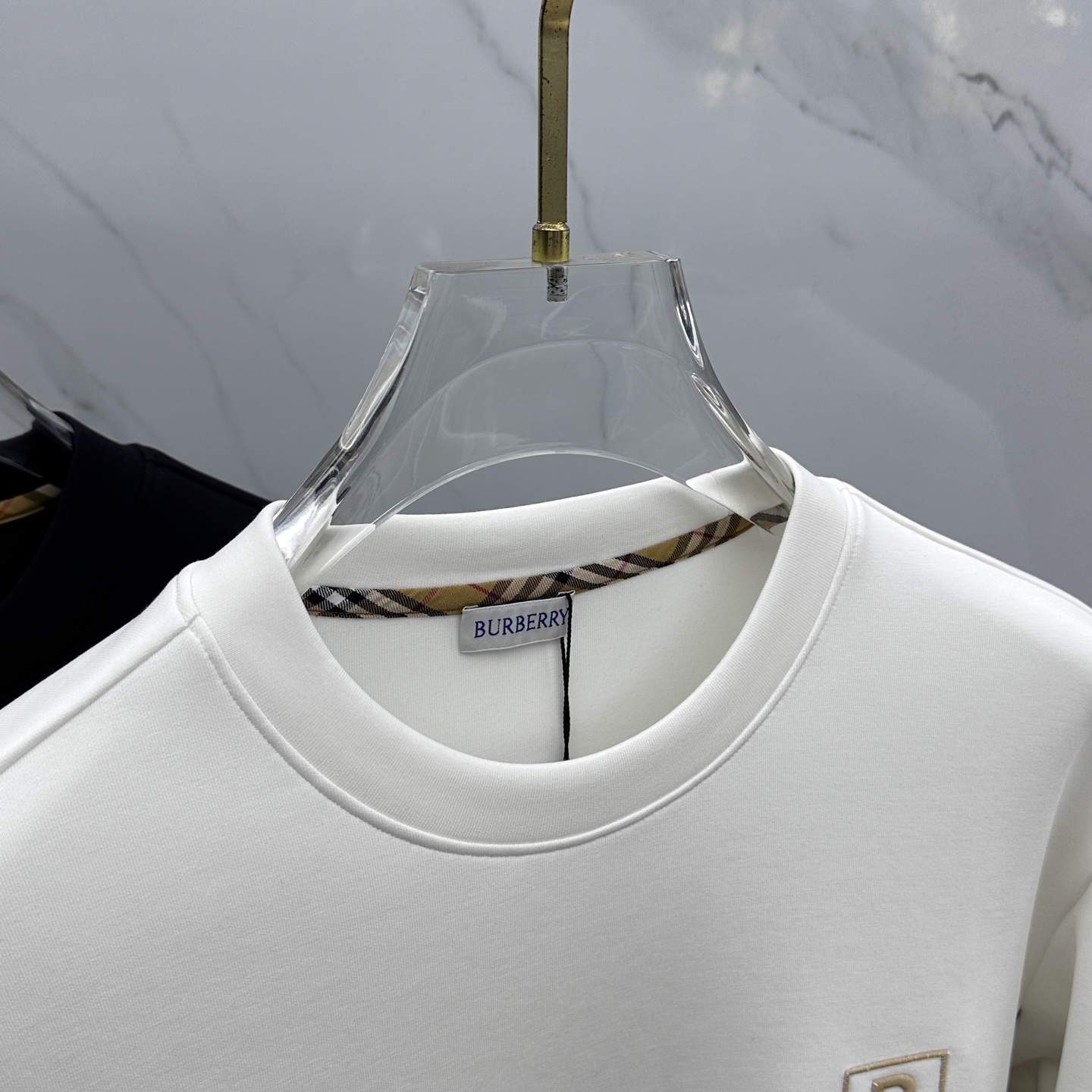 🆕Burberry巴宝莉 2025ss秋冬新品刺绣间色圆领套头卫衣 高超的时尚魅力风范,特立独行的艺术气