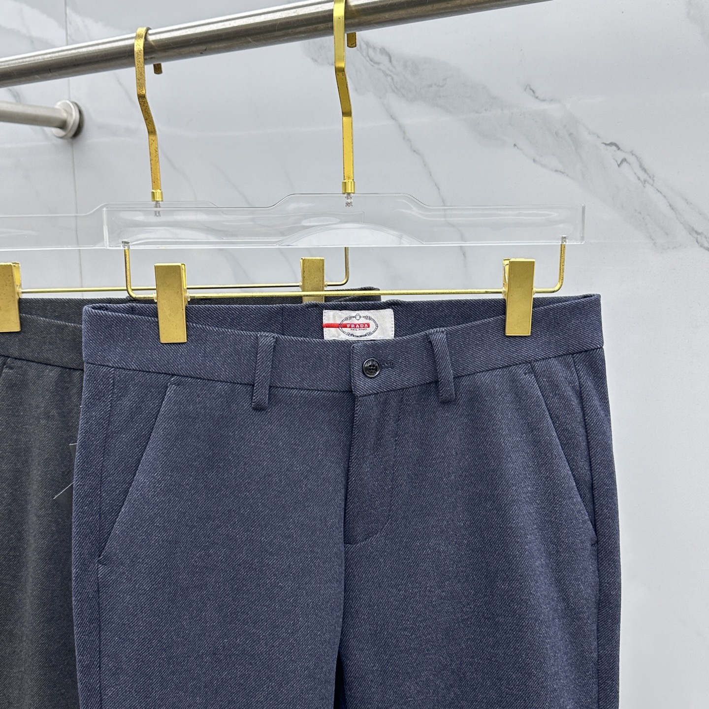 🆕PRADA普拉达 2025冬季新品休闲裤西裤厚款，官网同步发售，裤身工艺设计，进口客供辅料、面料定制，