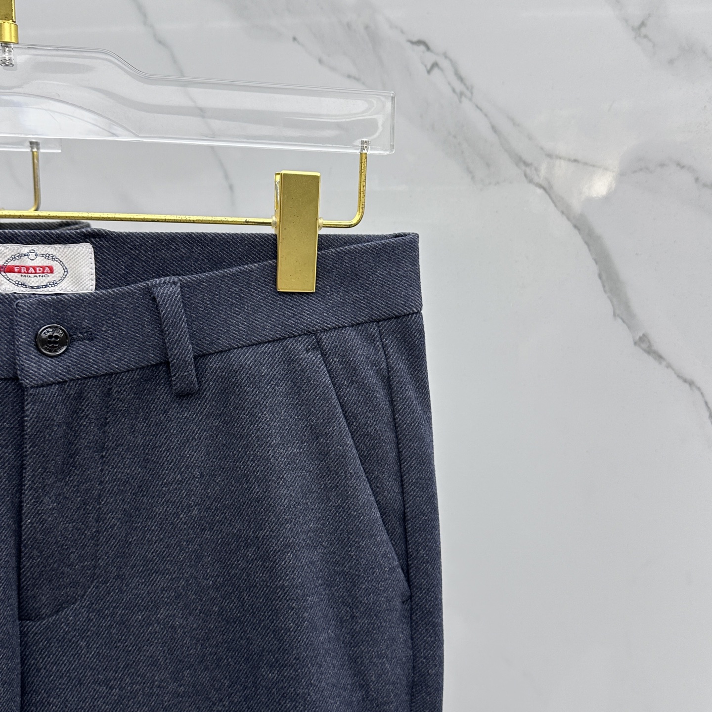 🆕PRADA普拉达 2025冬季新品休闲裤西裤厚款，官网同步发售，裤身工艺设计，进口客供辅料、面料定制，