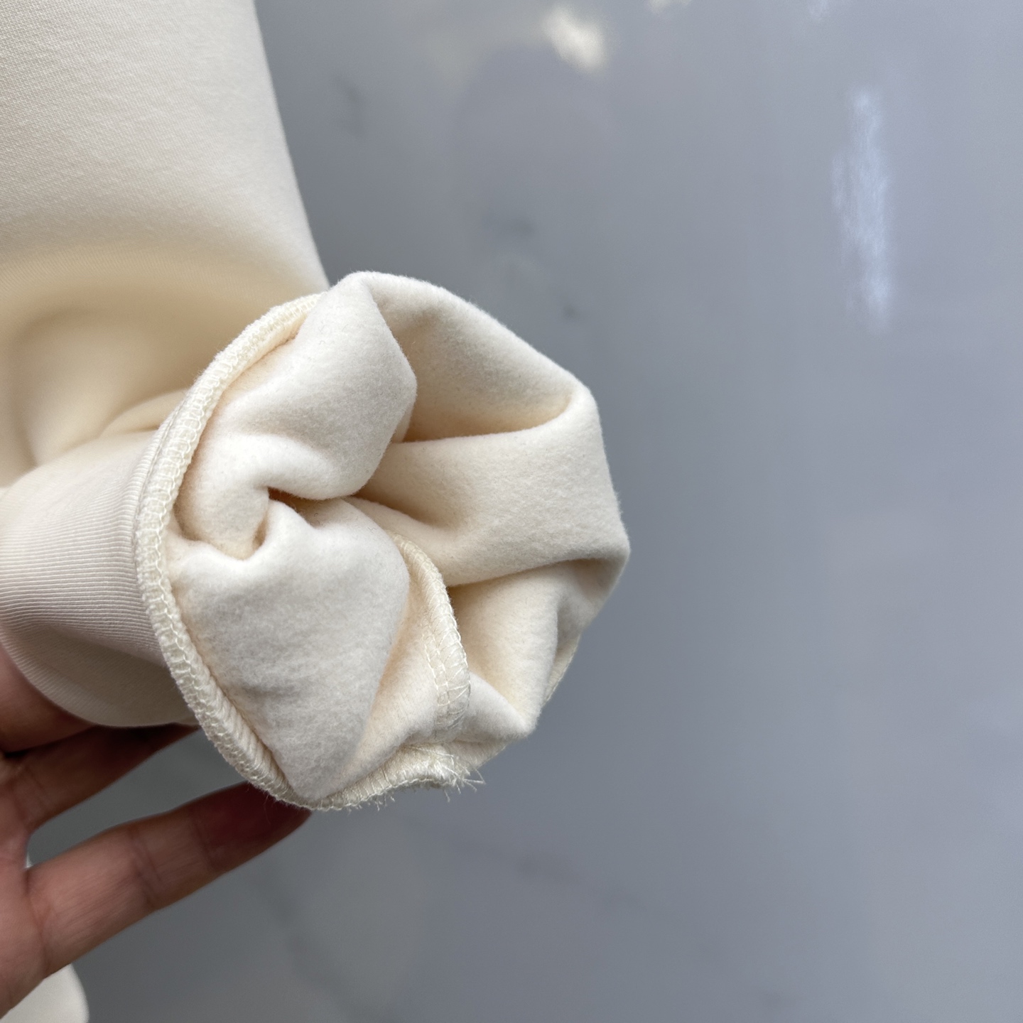 🆕LV路易威登 2025秋冬圆领套头卫衣 内里拉绒保暖 胸前logo刺绣 细节上凸显质感 整体设计上身时