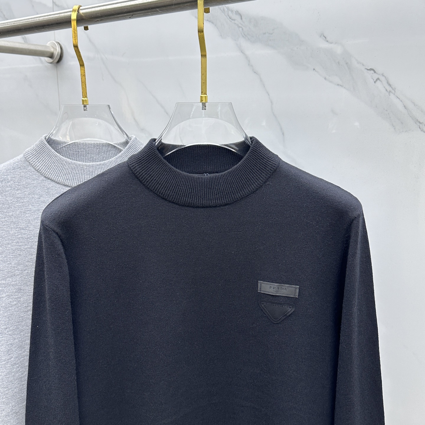 🆕PRADA普拉达 2025ss秋冬新品男士圆领套头针织羊毛衫 日常穿搭 精简品质款 干净百搭。客供定制