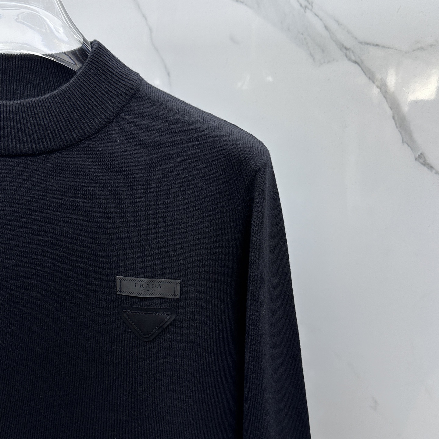 🆕PRADA普拉达 2025ss秋冬新品男士圆领套头针织羊毛衫 日常穿搭 精简品质款 干净百搭。客供定制