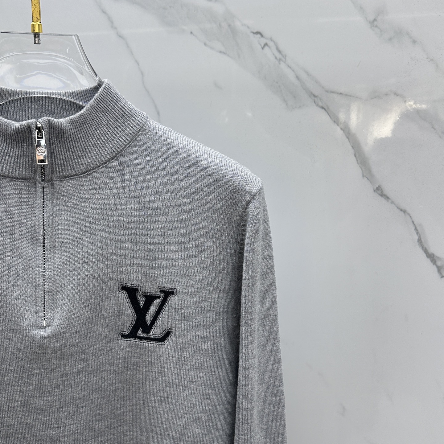 🆕LV路易威登 2025ss秋冬新品半拉链男士针织羊毛衫 日常穿搭 精简品质款 干净百搭。客供定制面料，