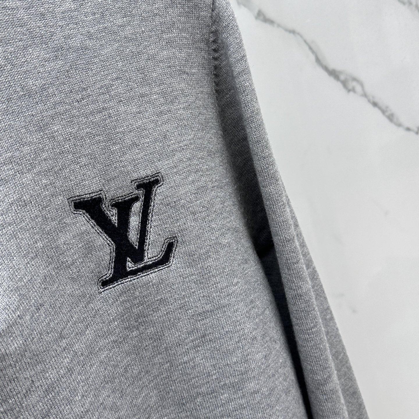 🆕LV路易威登 2025ss秋冬新品半拉链男士针织羊毛衫 日常穿搭 精简品质款 干净百搭。客供定制面料，