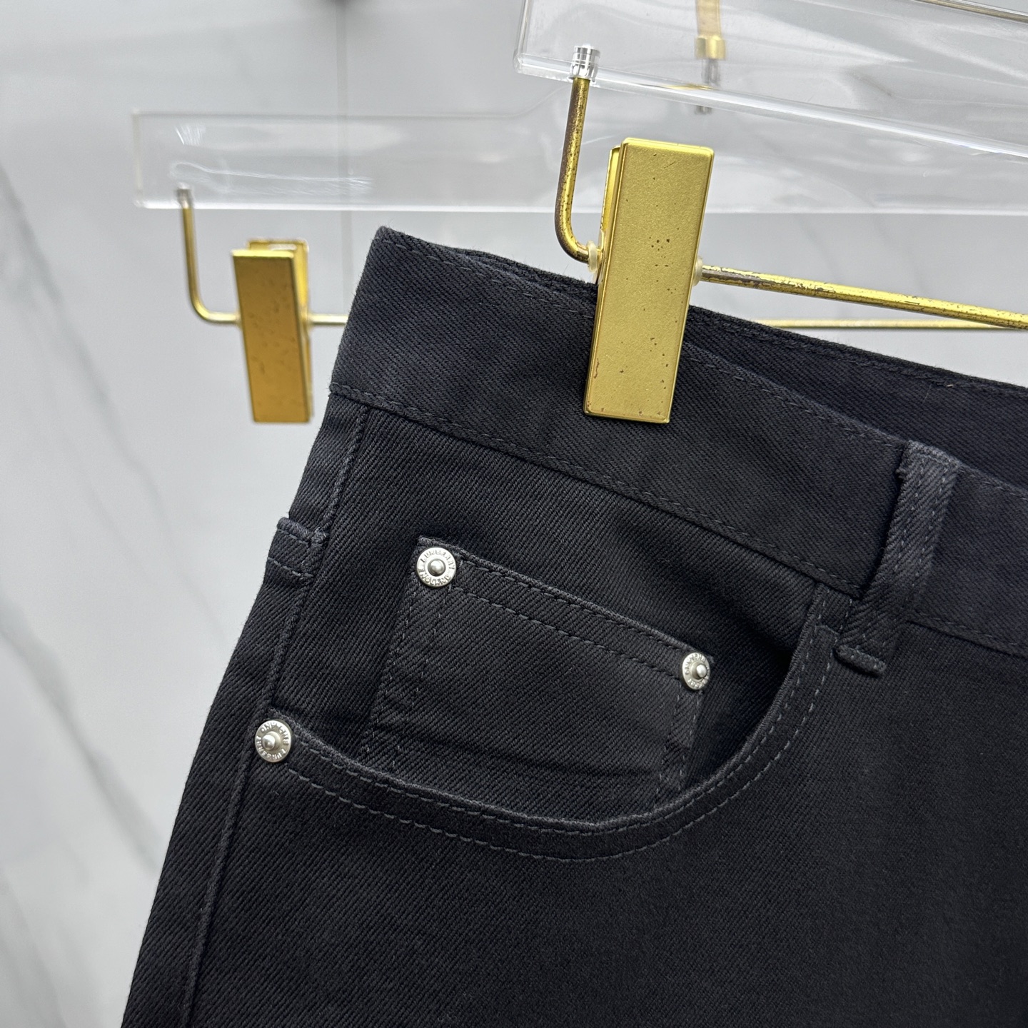 🆕Burberry巴宝莉 🔥高端定制、2025秋冬最新款牛仔裤 柜台同步发售 原版定制复刻 客供五金辅料