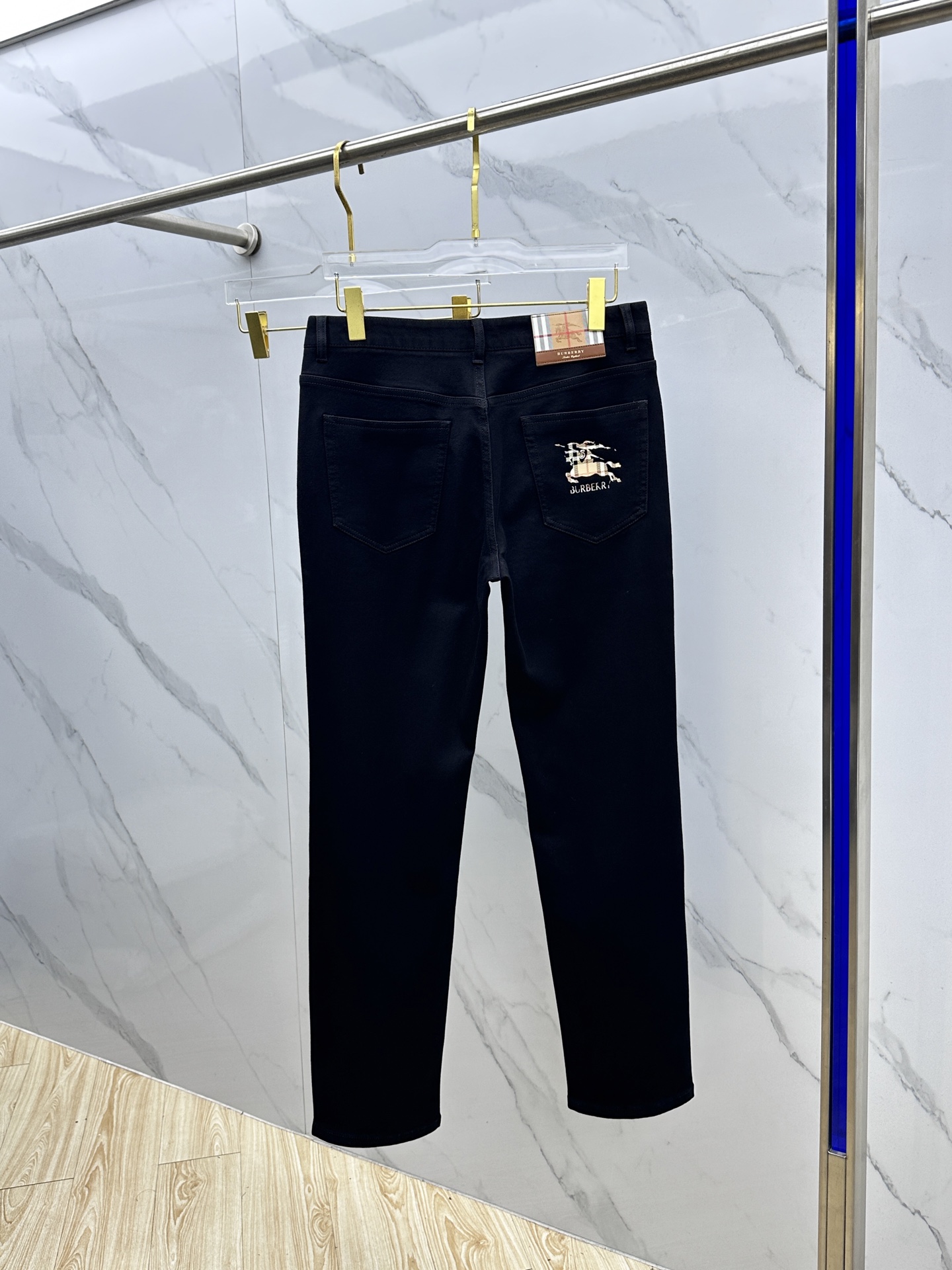 🆕Burberry巴宝莉 🔥高端定制、2025秋冬最新款牛仔裤 柜台同步发售 原版定制复刻 客供五金辅料