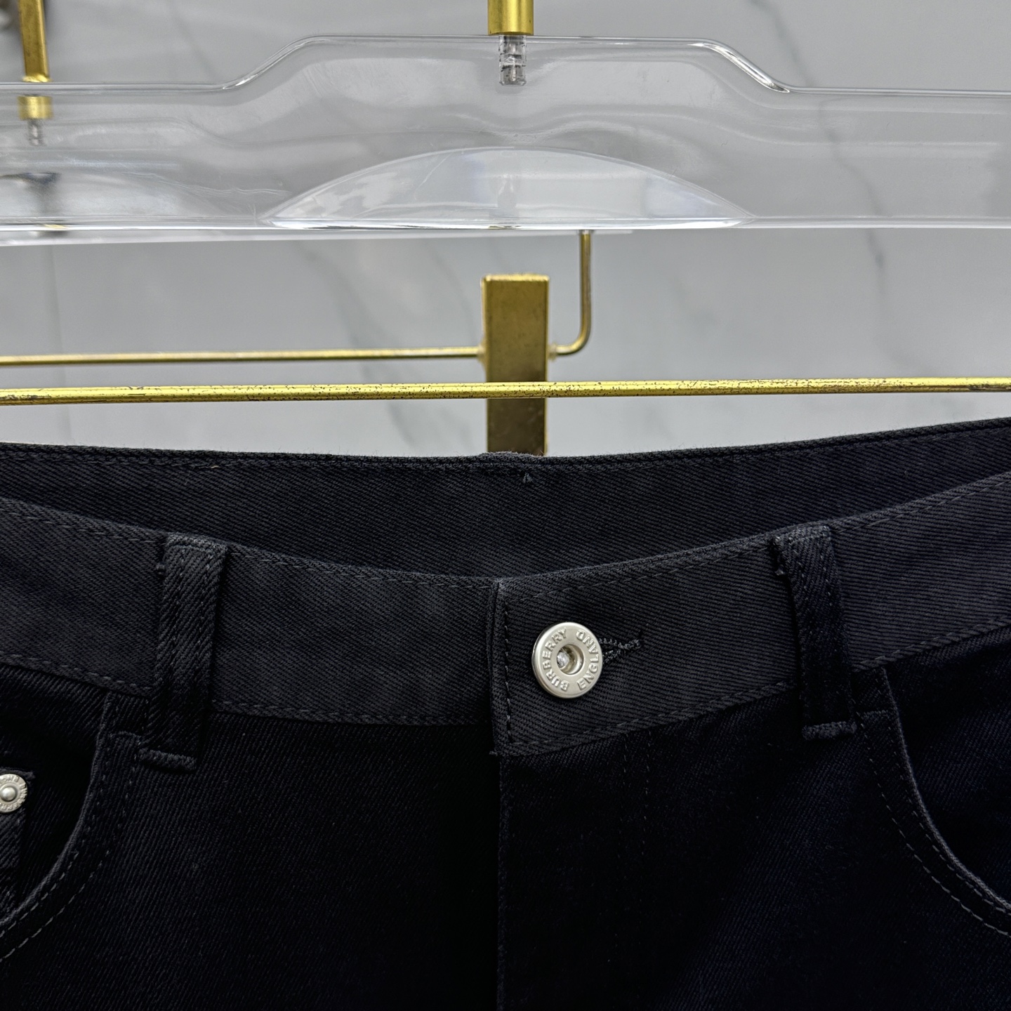 🆕Burberry巴宝莉 🔥高端定制、2025秋冬最新款牛仔裤 柜台同步发售 原版定制复刻 客供五金辅料