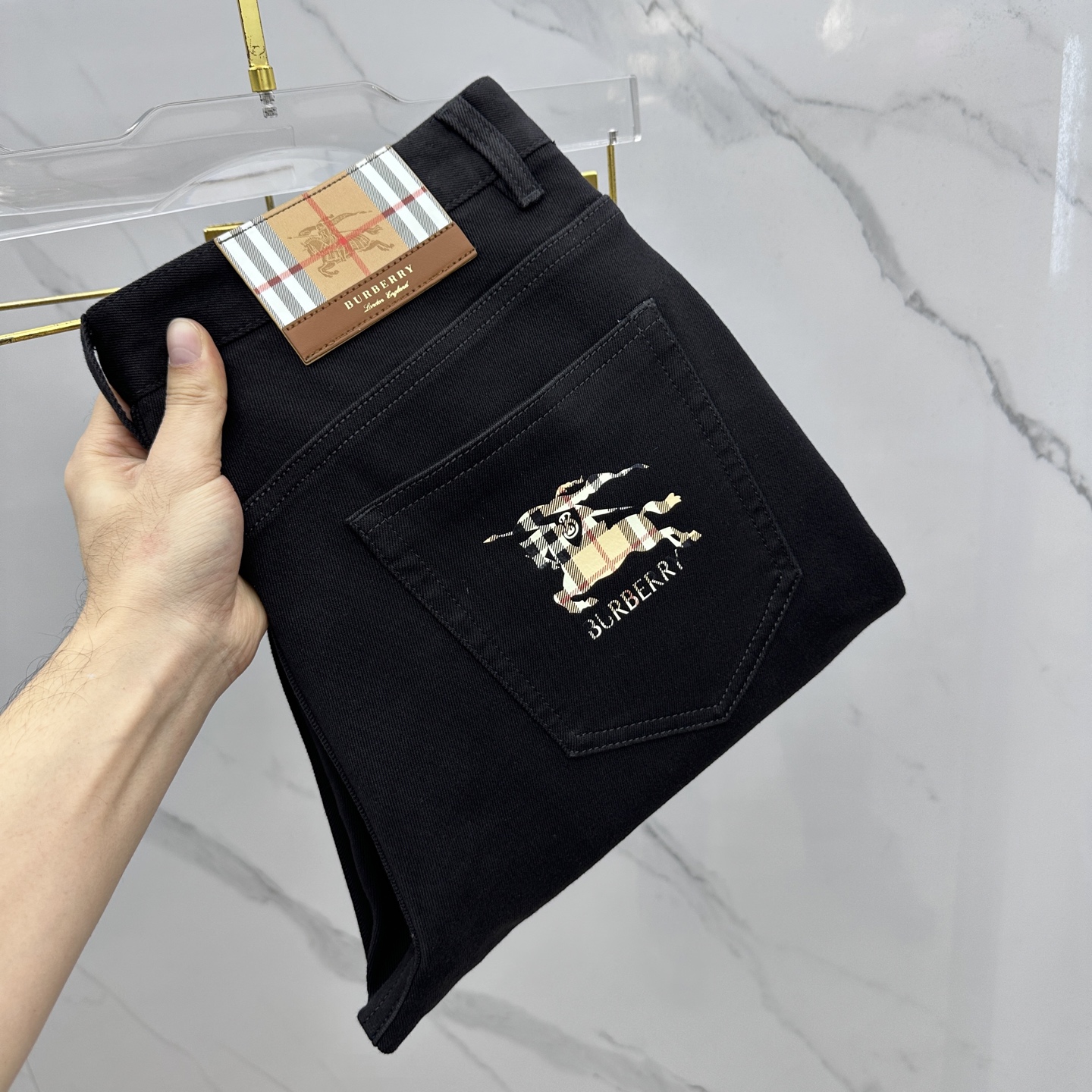 🆕Burberry巴宝莉 🔥高端定制、2025秋冬最新款牛仔裤 柜台同步发售 原版定制复刻 客供五金辅料