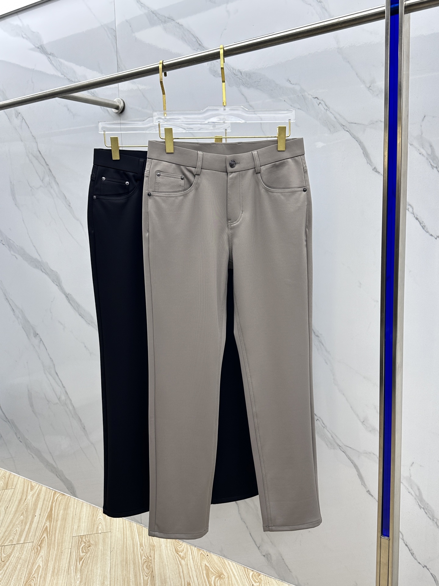 🆕Valentino华伦天奴 🔥高端定制、2025秋冬最新款休闲裤五袋西裤，柜台同步发售 原版定制复刻 