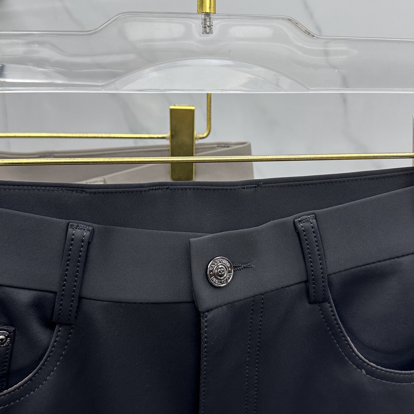 🆕Valentino华伦天奴 🔥高端定制、2025秋冬最新款休闲裤五袋西裤，柜台同步发售 原版定制复刻 