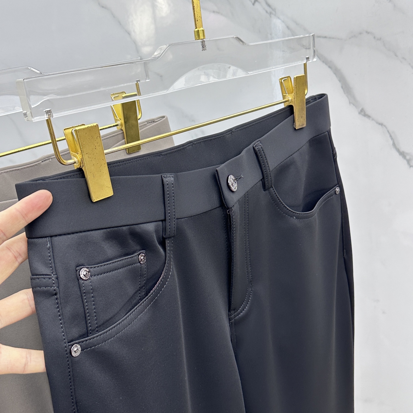 🆕Valentino华伦天奴 🔥高端定制、2025秋冬最新款休闲裤五袋西裤，柜台同步发售 原版定制复刻 