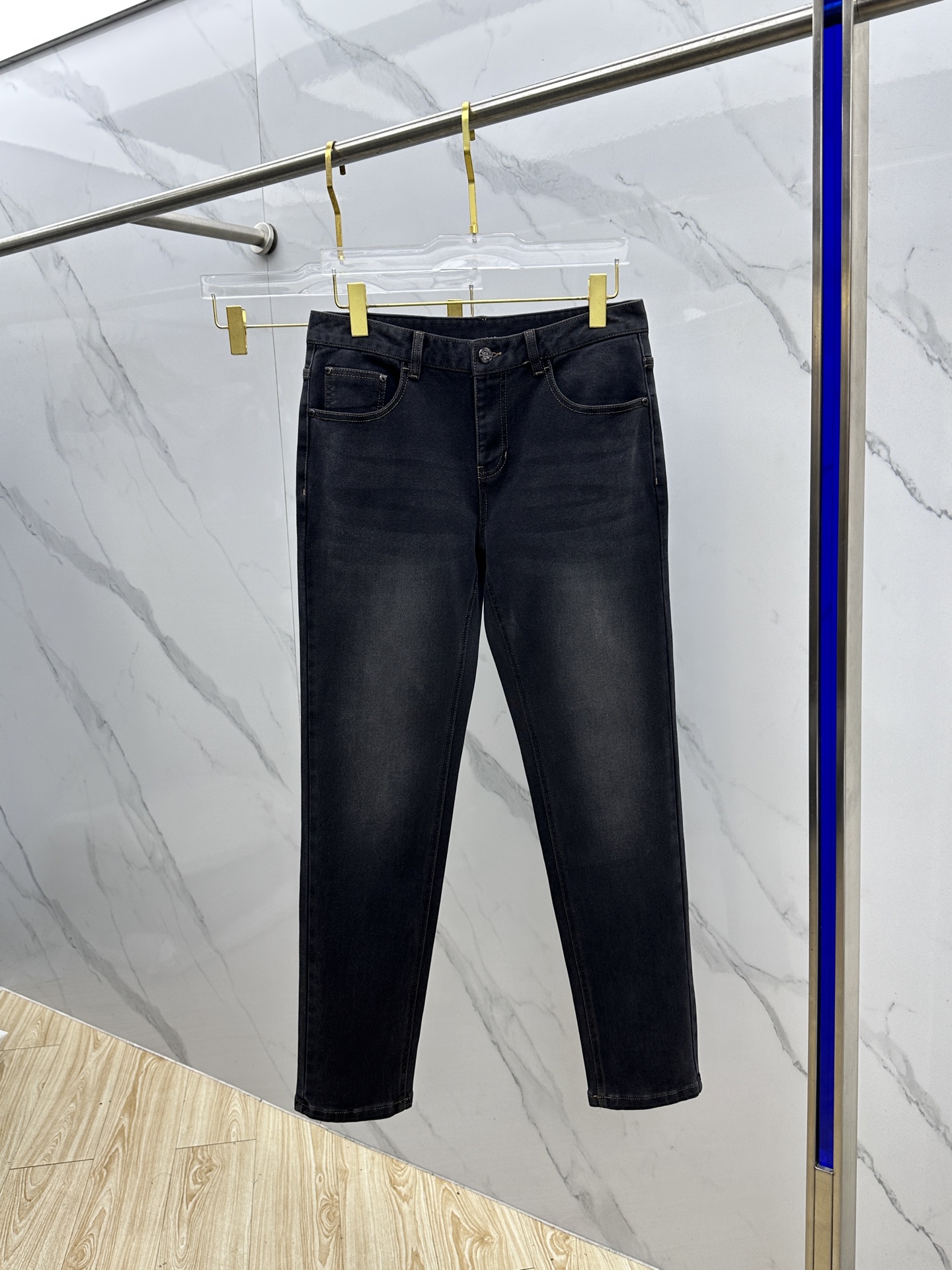 🆕Burberry巴宝莉 🔥高端定制、2025秋冬最新款洗水牛仔裤 柜台同步发售 原版定制复刻 客供五金