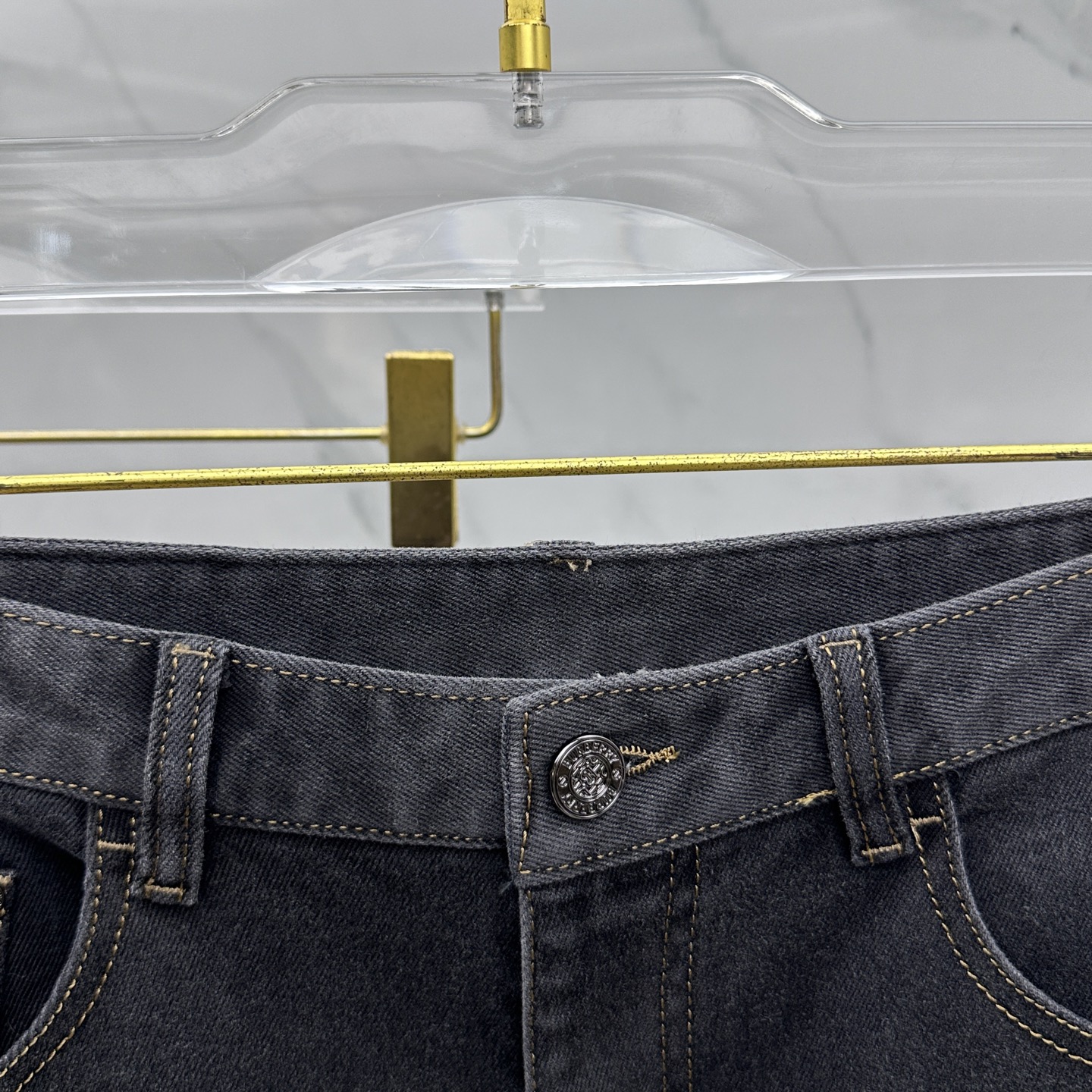 🆕Burberry巴宝莉 🔥高端定制、2025秋冬最新款洗水牛仔裤 柜台同步发售 原版定制复刻 客供五金