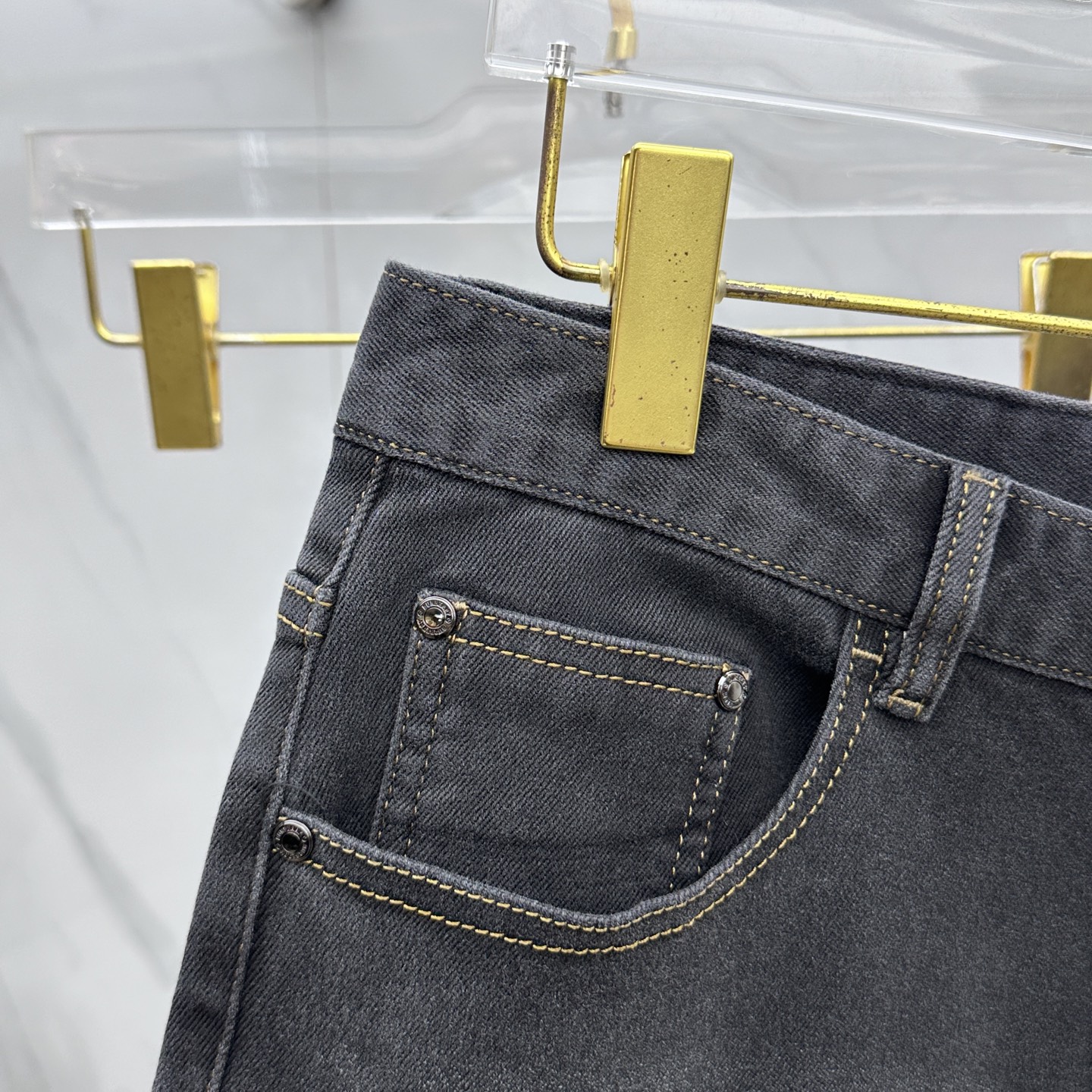 🆕Burberry巴宝莉 🔥高端定制、2025秋冬最新款洗水牛仔裤 柜台同步发售 原版定制复刻 客供五金