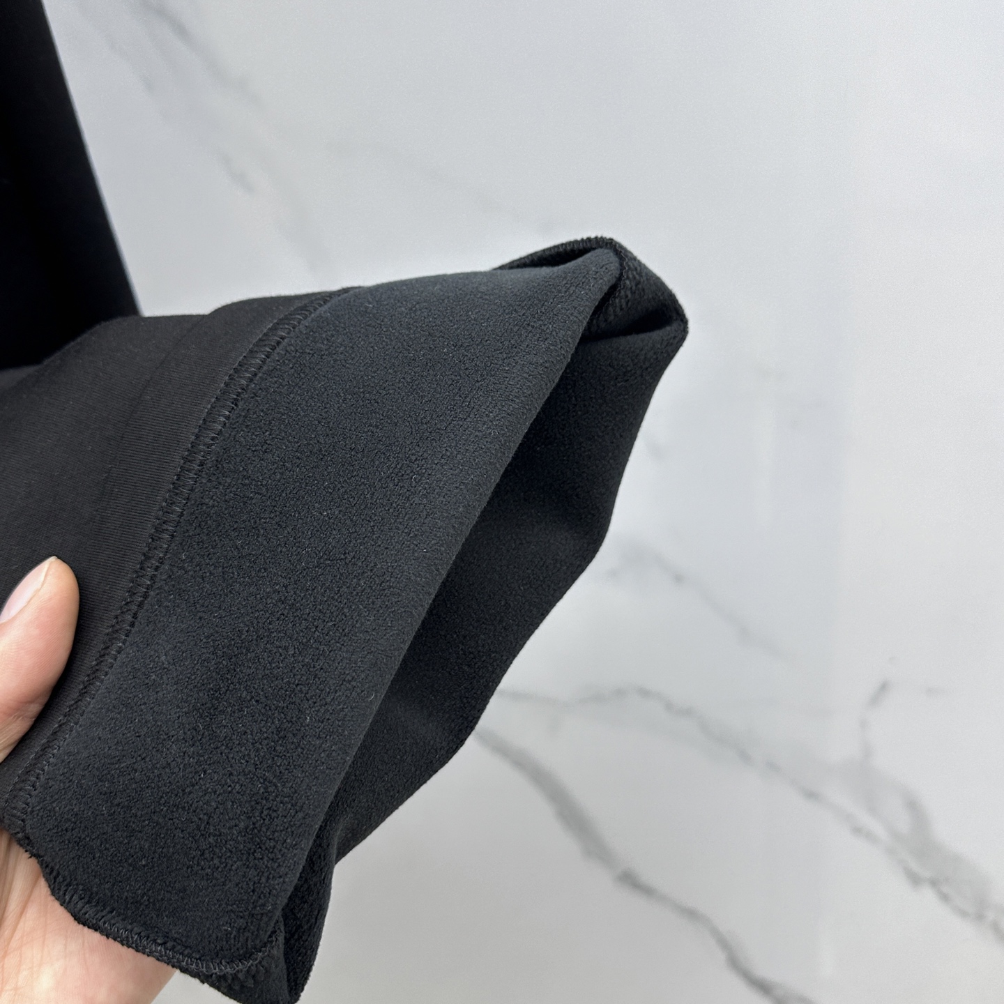 🆕LV路易威登 2025ss秋冬新款休闲裤加绒直筒休闲款 高端版本！定制面料 透气舒适度好，裤型坚挺，细