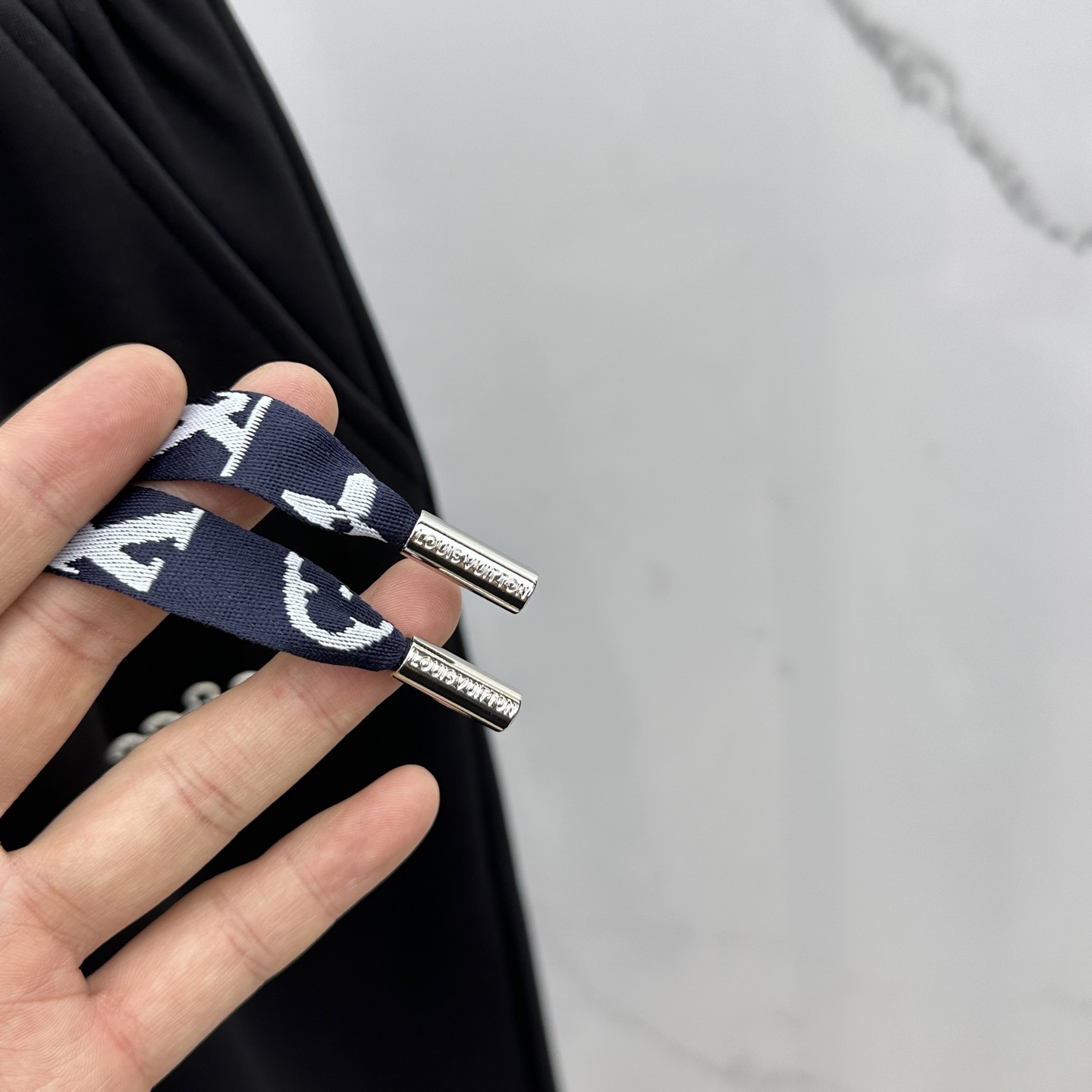 🆕LV路易威登 2025ss秋冬新款休闲裤加绒直筒休闲款 高端版本！定制面料 透气舒适度好，裤型坚挺，细