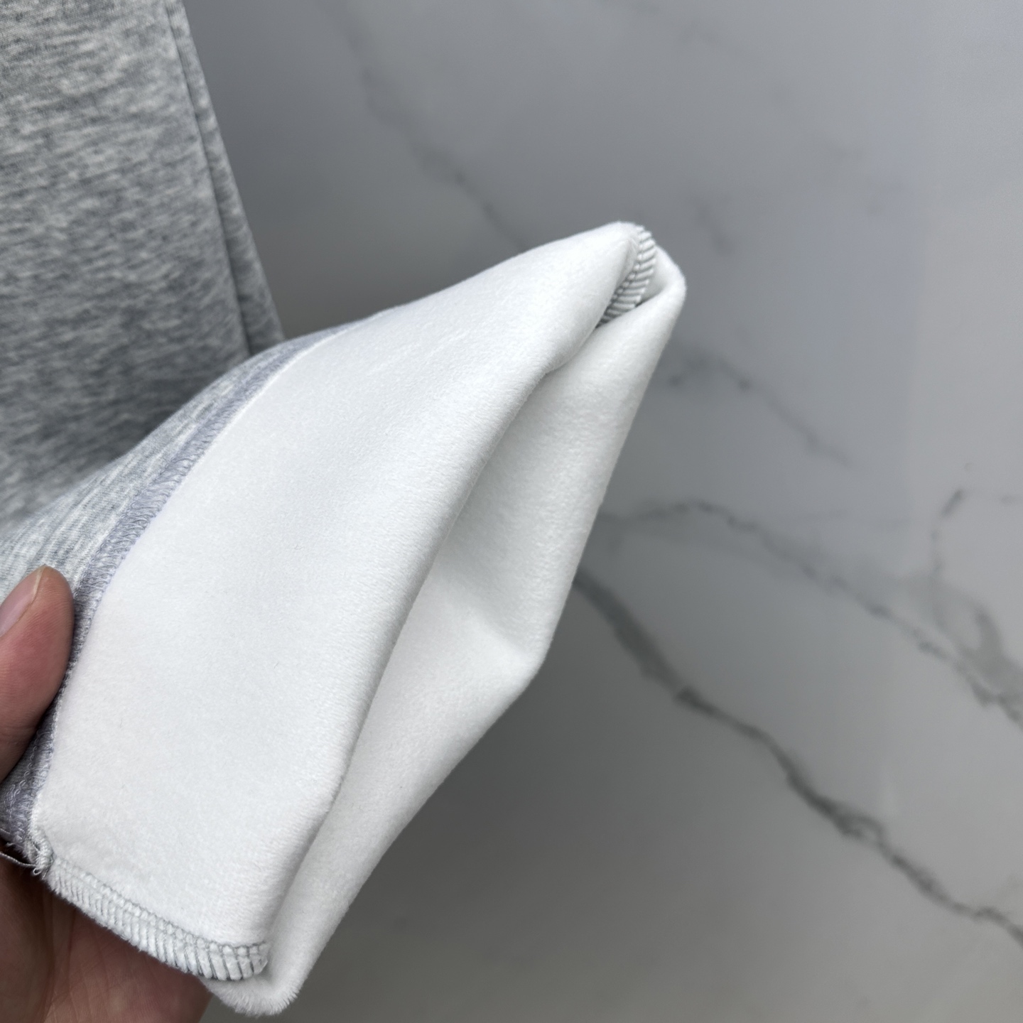 🆕LV路易威登 2025ss秋冬新款休闲裤加绒直筒休闲款 高端版本！定制面料 透气舒适度好，裤型坚挺，细