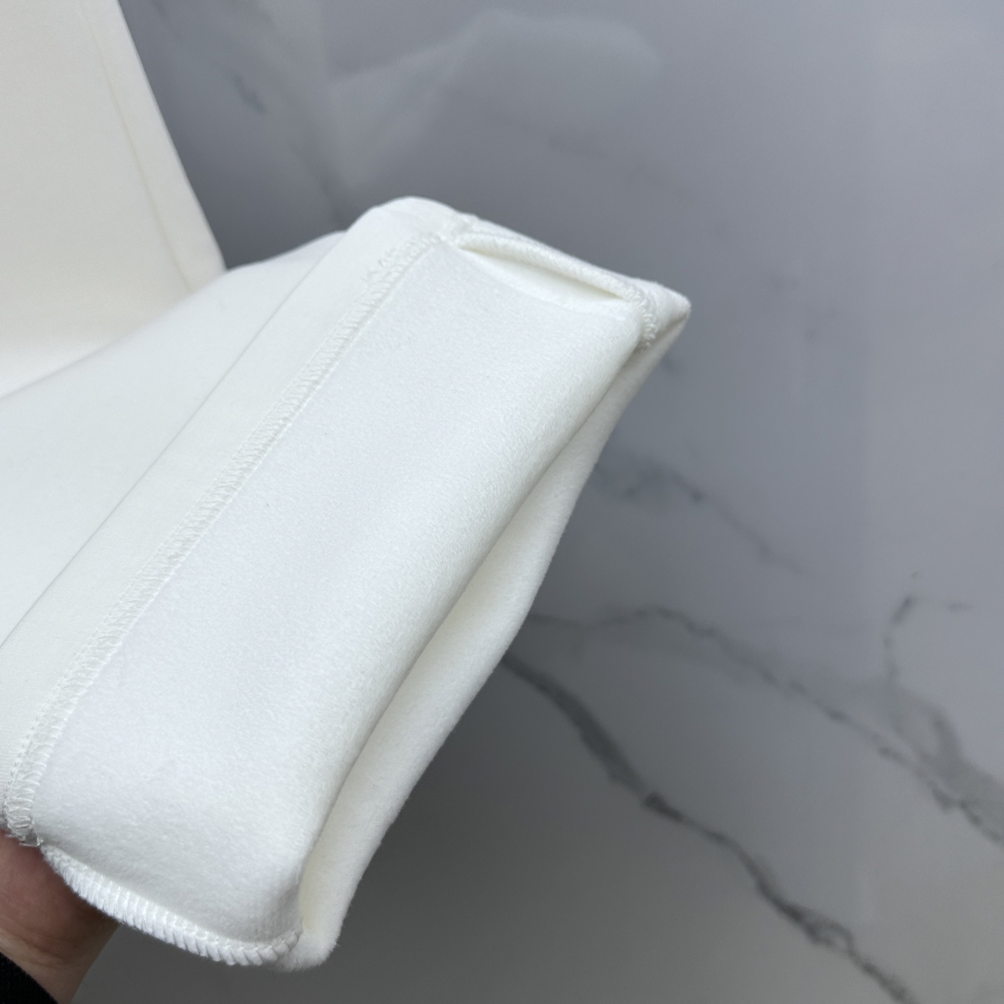 🆕LV路易威登 2025ss秋冬新款休闲裤加绒直筒休闲款 高端版本！定制面料 透气舒适度好，裤型坚挺，细