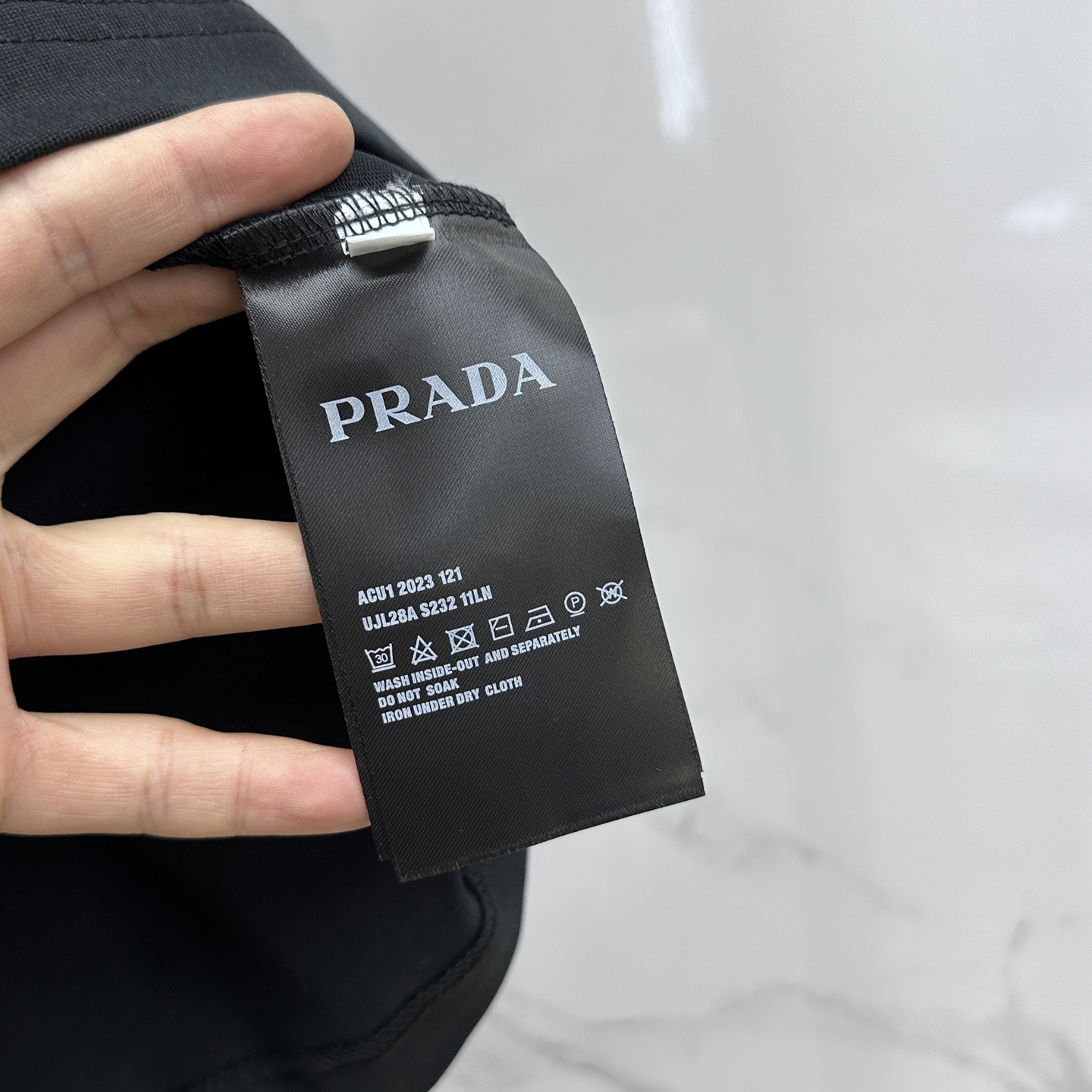 🆕Prada普拉达 新款首发专柜最新款短袖圆领T恤 高端订制 设计前卫时尚！品牌logo重工艺设计 高端