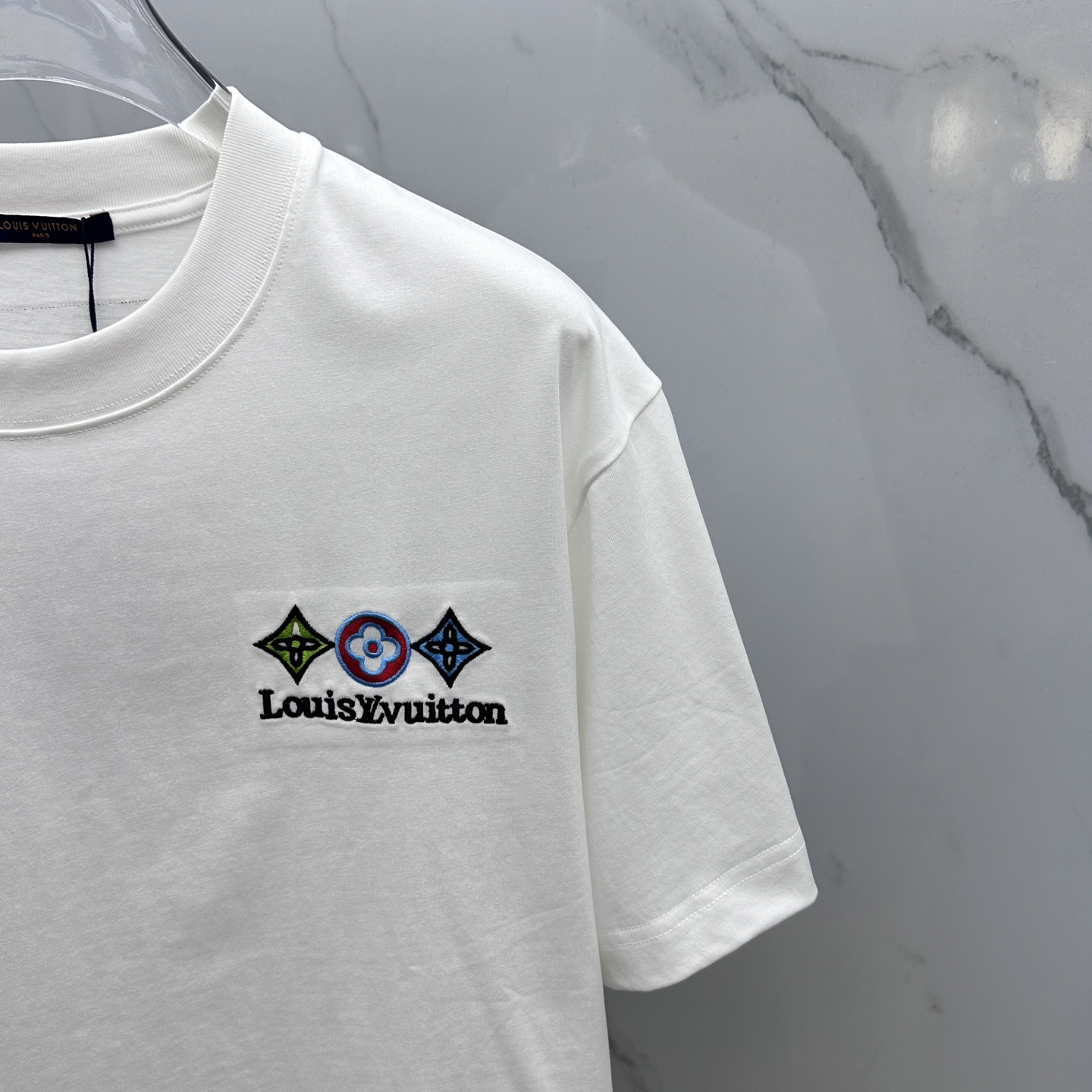🆕LV路易威登 微阔 新款首发专柜最新款短袖圆领T恤 高端订制 设计前卫时尚！品牌logo重工艺设计 高