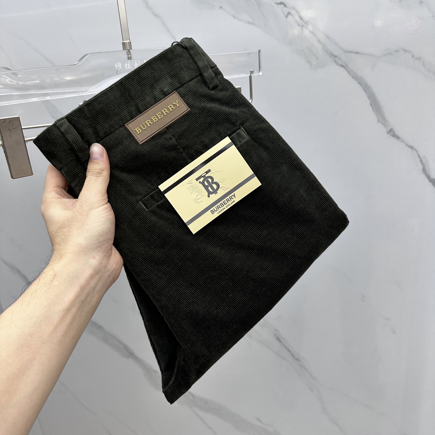 🆕Burberry巴宝莉 2025冬季新品休闲裤西裤厚款灯芯绒，官网同步发售，裤身工艺设计，进口客供辅料