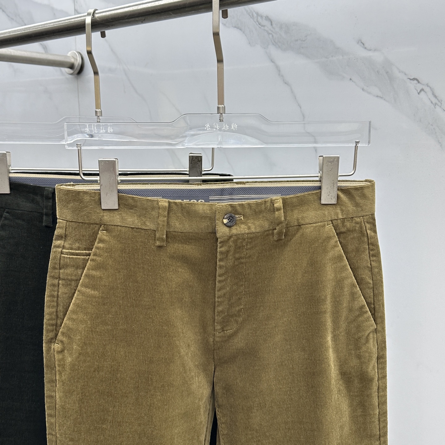 🆕Burberry巴宝莉 2025冬季新品休闲裤西裤厚款灯芯绒，官网同步发售，裤身工艺设计，进口客供辅料