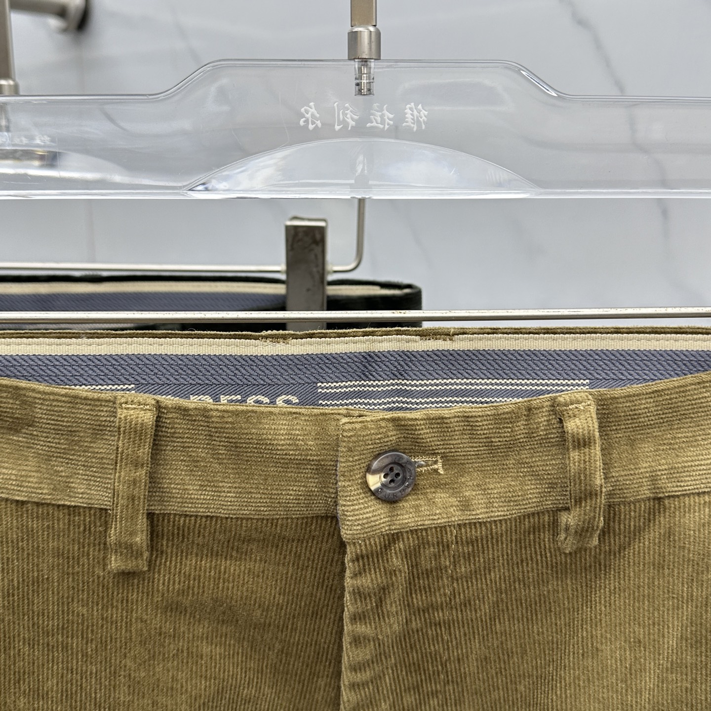 🆕Burberry巴宝莉 2025冬季新品休闲裤西裤厚款灯芯绒，官网同步发售，裤身工艺设计，进口客供辅料