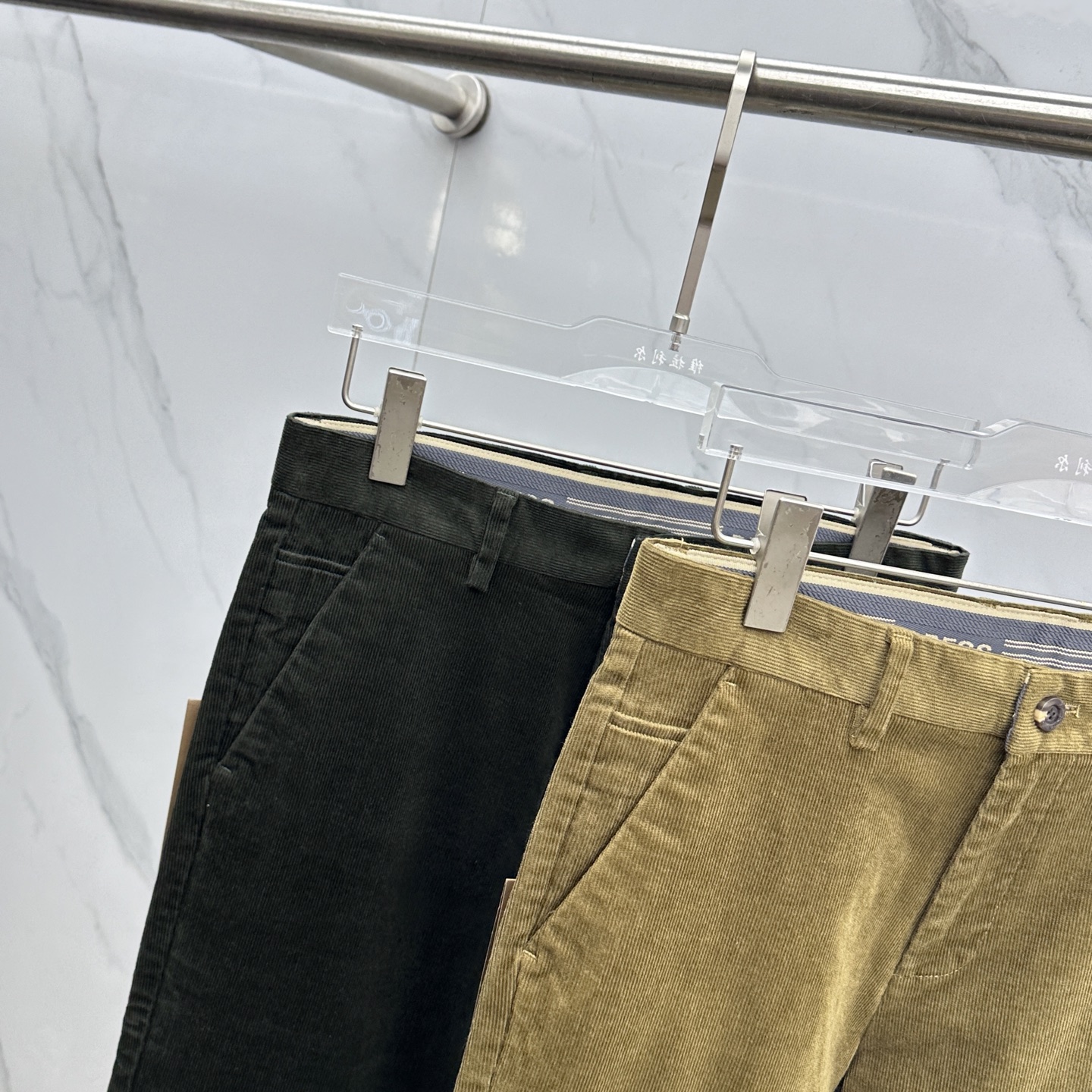 🆕Burberry巴宝莉 2025冬季新品休闲裤西裤厚款灯芯绒，官网同步发售，裤身工艺设计，进口客供辅料