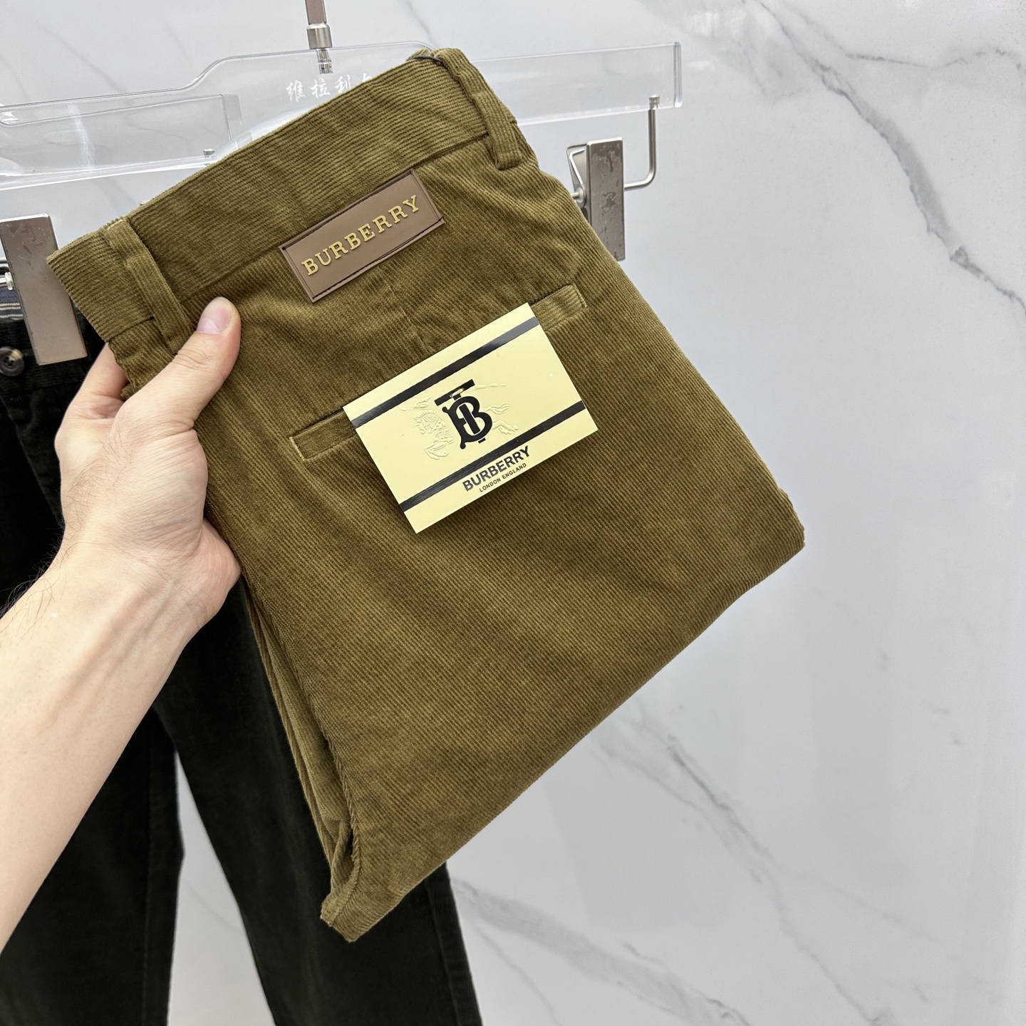 🆕Burberry巴宝莉 2025冬季新品休闲裤西裤厚款灯芯绒，官网同步发售，裤身工艺设计，进口客供辅料