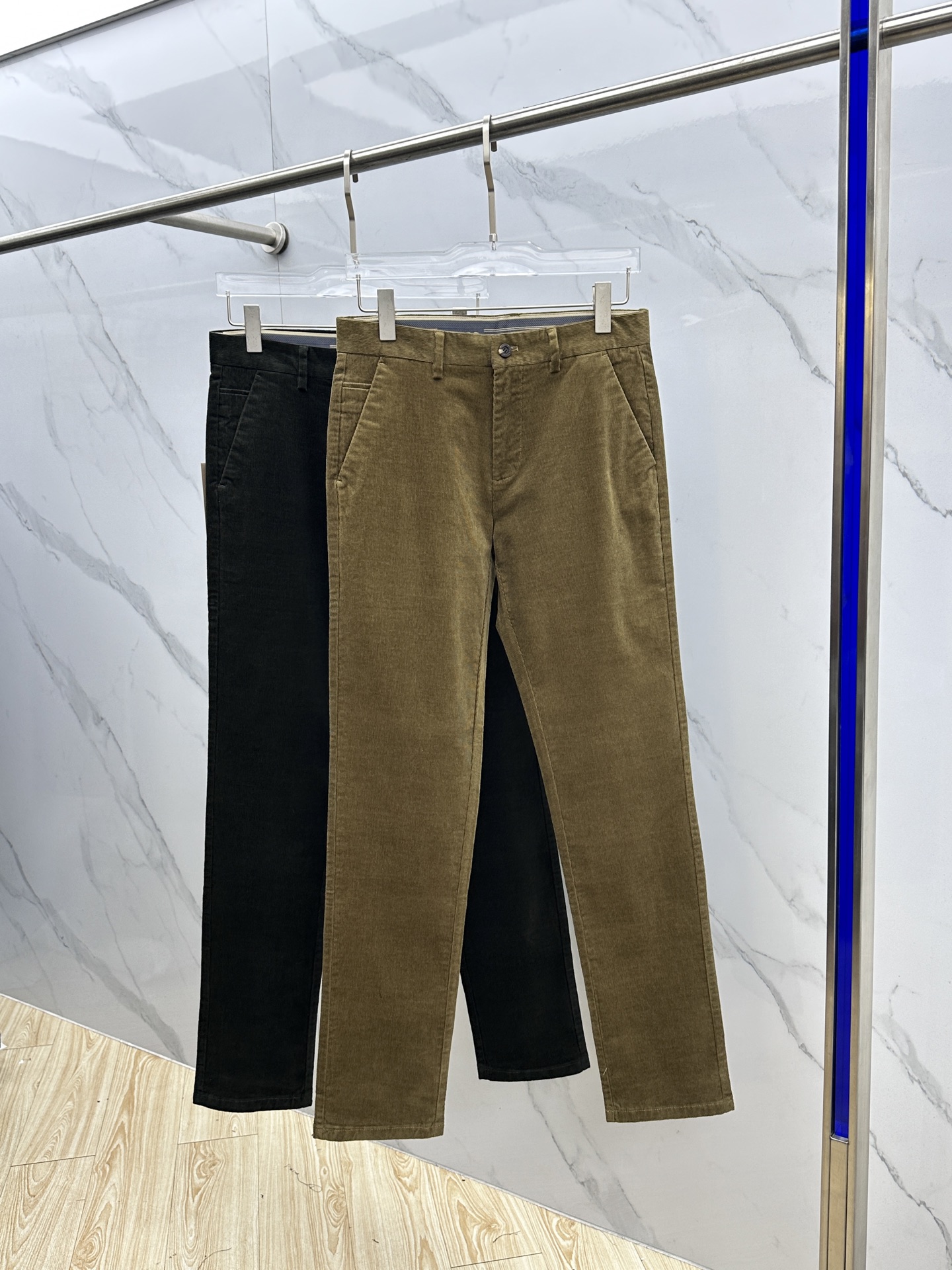 🆕Burberry巴宝莉 2025冬季新品休闲裤西裤厚款灯芯绒，官网同步发售，裤身工艺设计，进口客供辅料