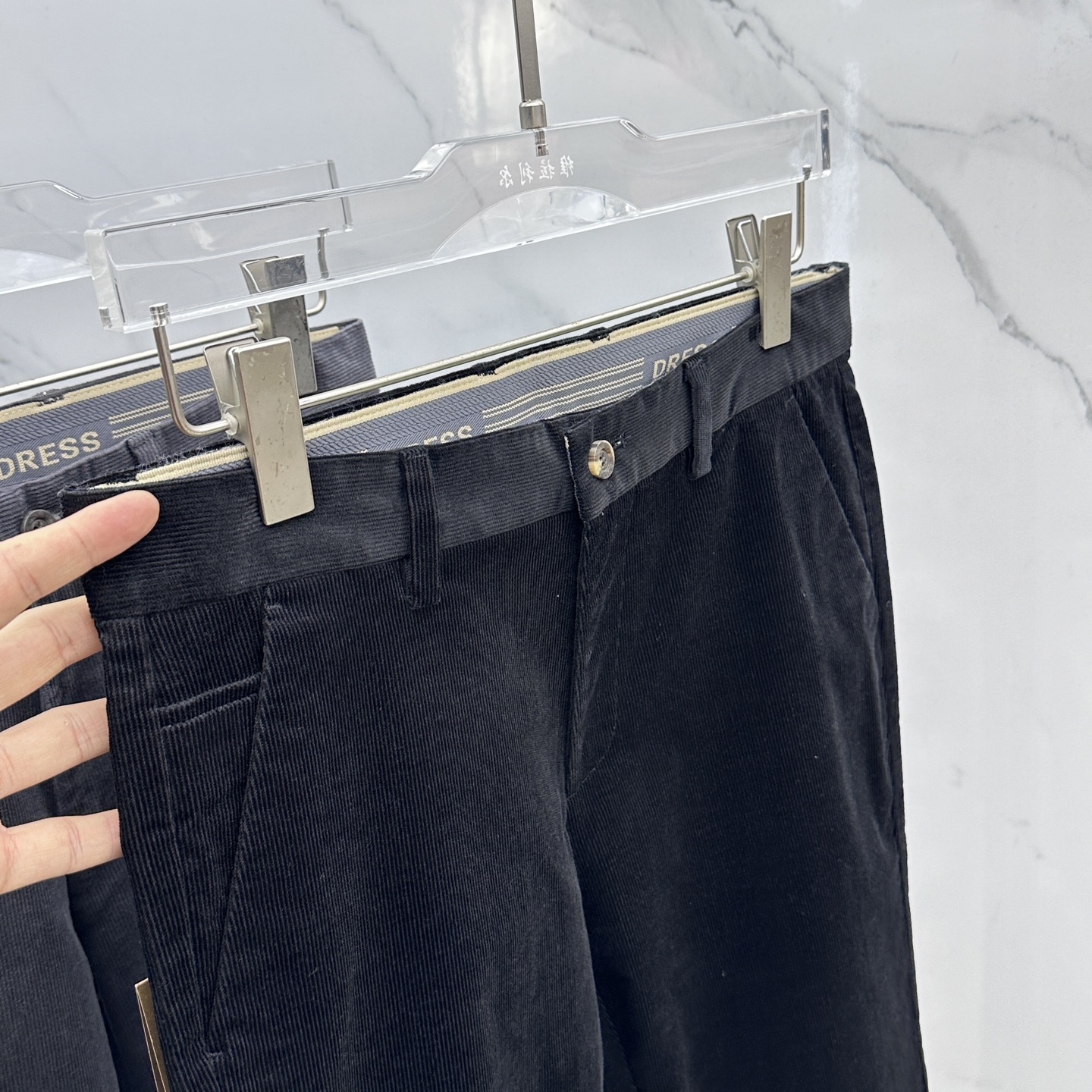 🆕Burberry巴宝莉 2025冬季新品休闲裤西裤厚款灯芯绒，官网同步发售，裤身工艺设计，进口客供辅料