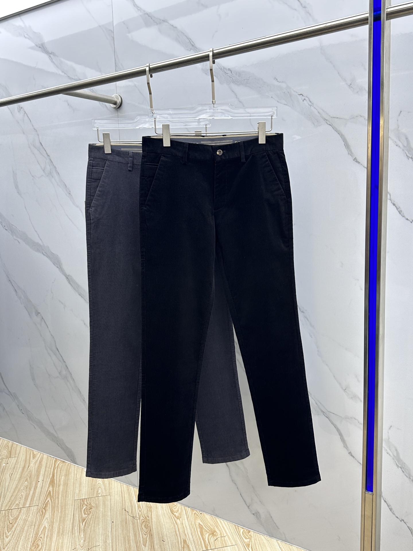 🆕Burberry巴宝莉 2025冬季新品休闲裤西裤厚款灯芯绒，官网同步发售，裤身工艺设计，进口客供辅料