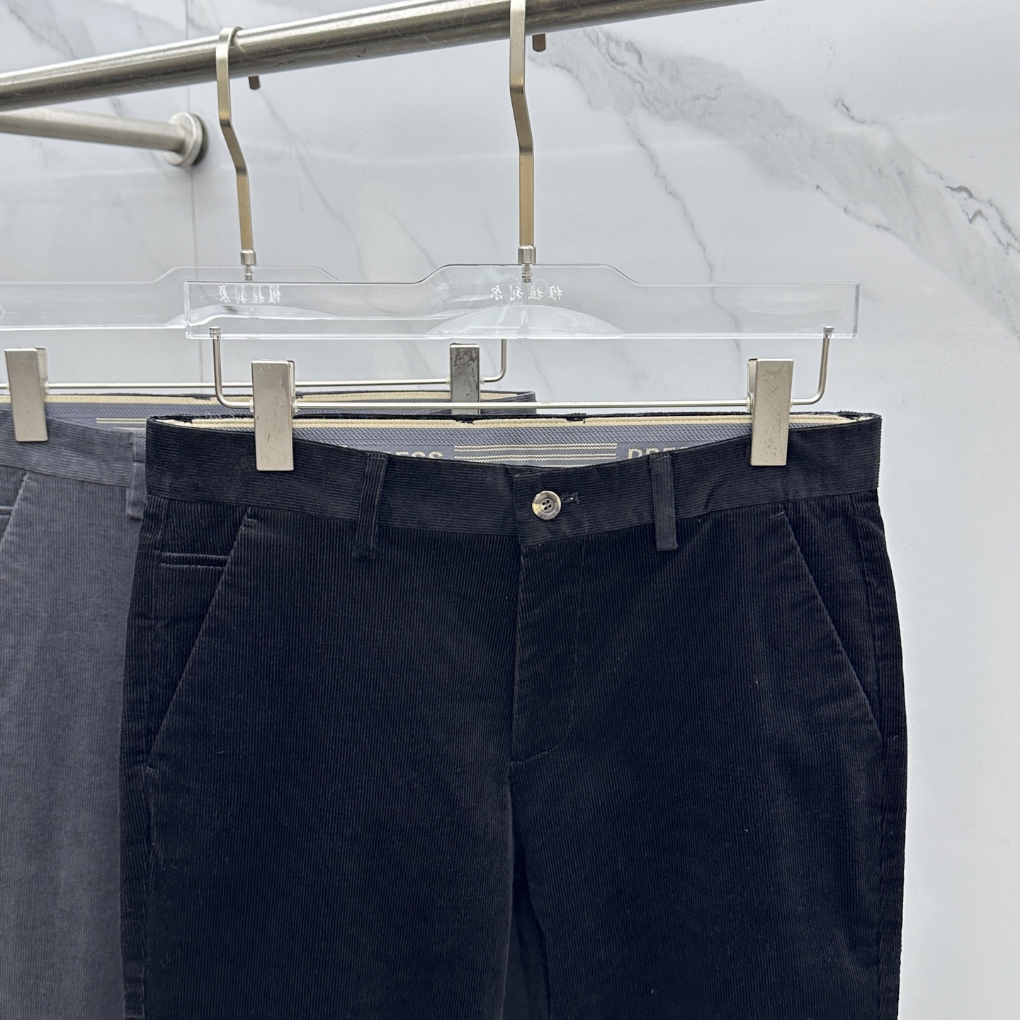 🆕Burberry巴宝莉 2025冬季新品休闲裤西裤厚款灯芯绒，官网同步发售，裤身工艺设计，进口客供辅料