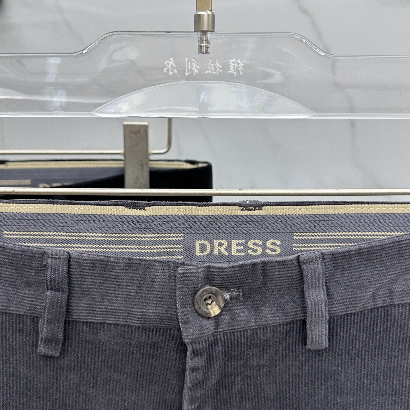 🆕Burberry巴宝莉 2025冬季新品休闲裤西裤厚款灯芯绒，官网同步发售，裤身工艺设计，进口客供辅料