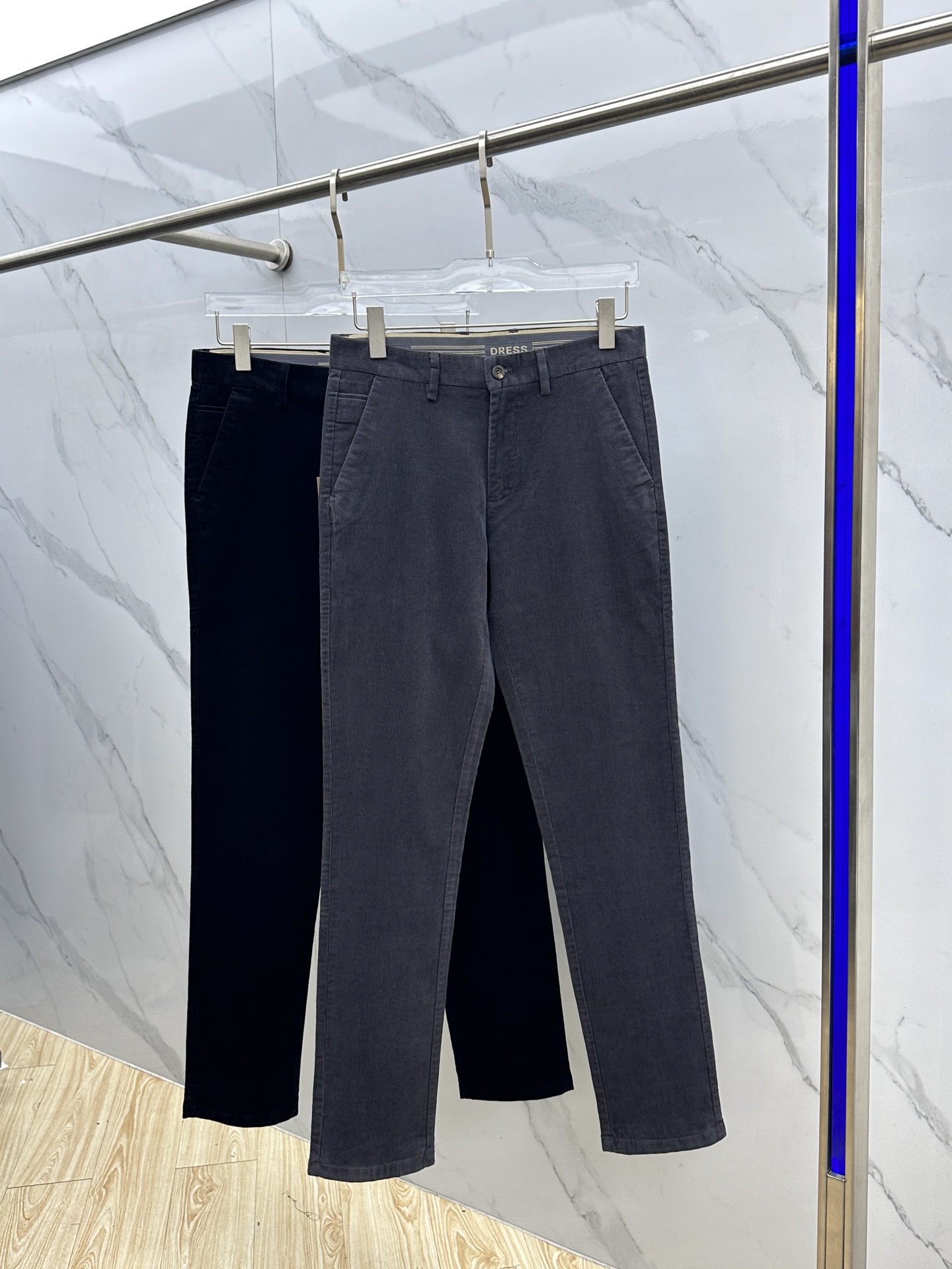 🆕Burberry巴宝莉 2025冬季新品休闲裤西裤厚款灯芯绒，官网同步发售，裤身工艺设计，进口客供辅料