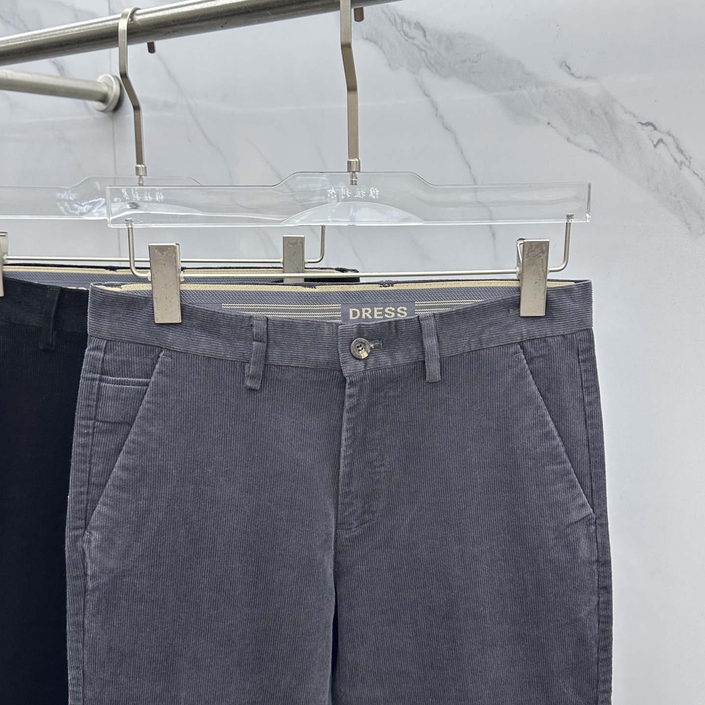 🆕Burberry巴宝莉 2025冬季新品休闲裤西裤厚款灯芯绒，官网同步发售，裤身工艺设计，进口客供辅料