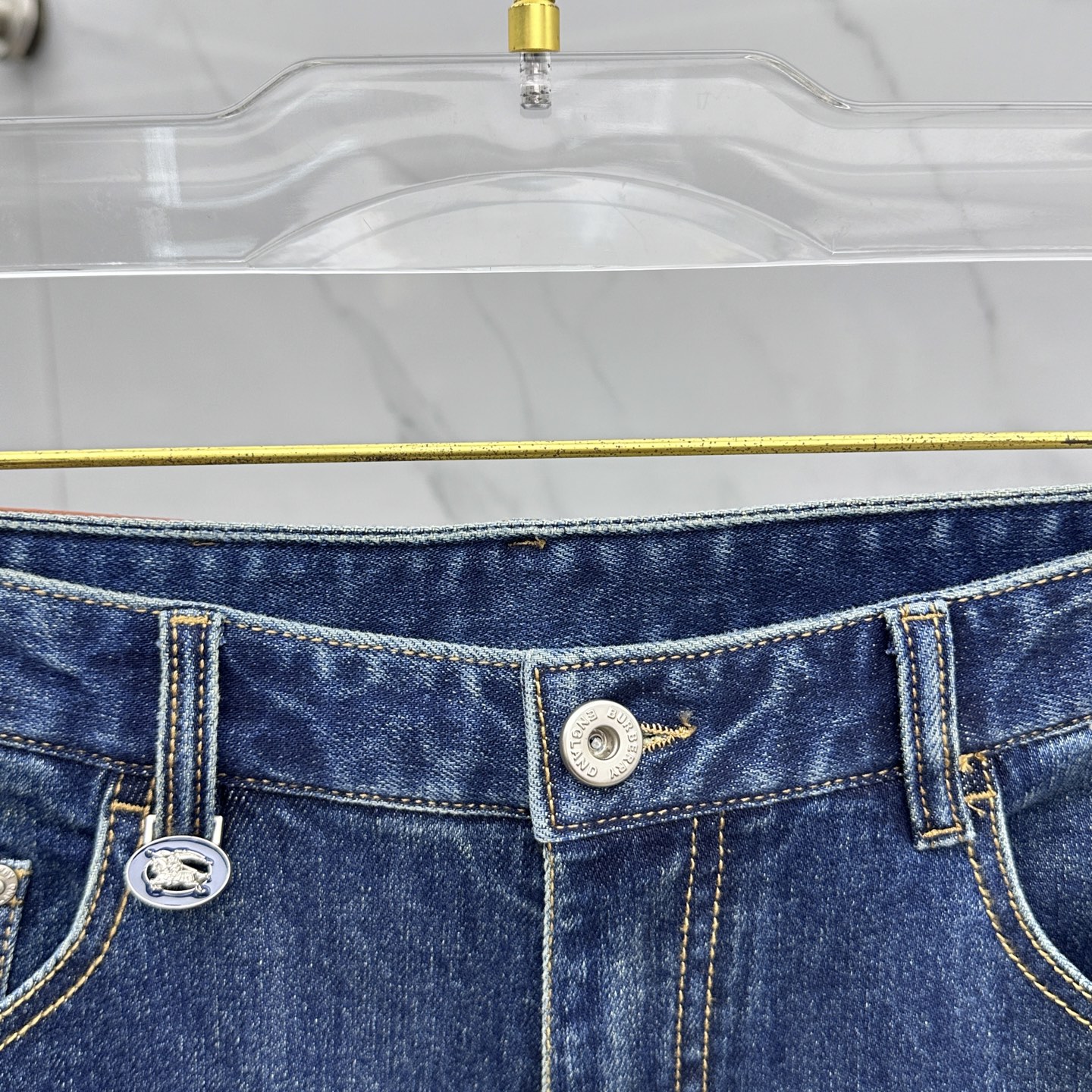 🆕Burberry巴宝莉 🔥高端定制、2025秋冬最新款洗水牛仔裤 柜台同步发售 原版定制复刻 客供五金