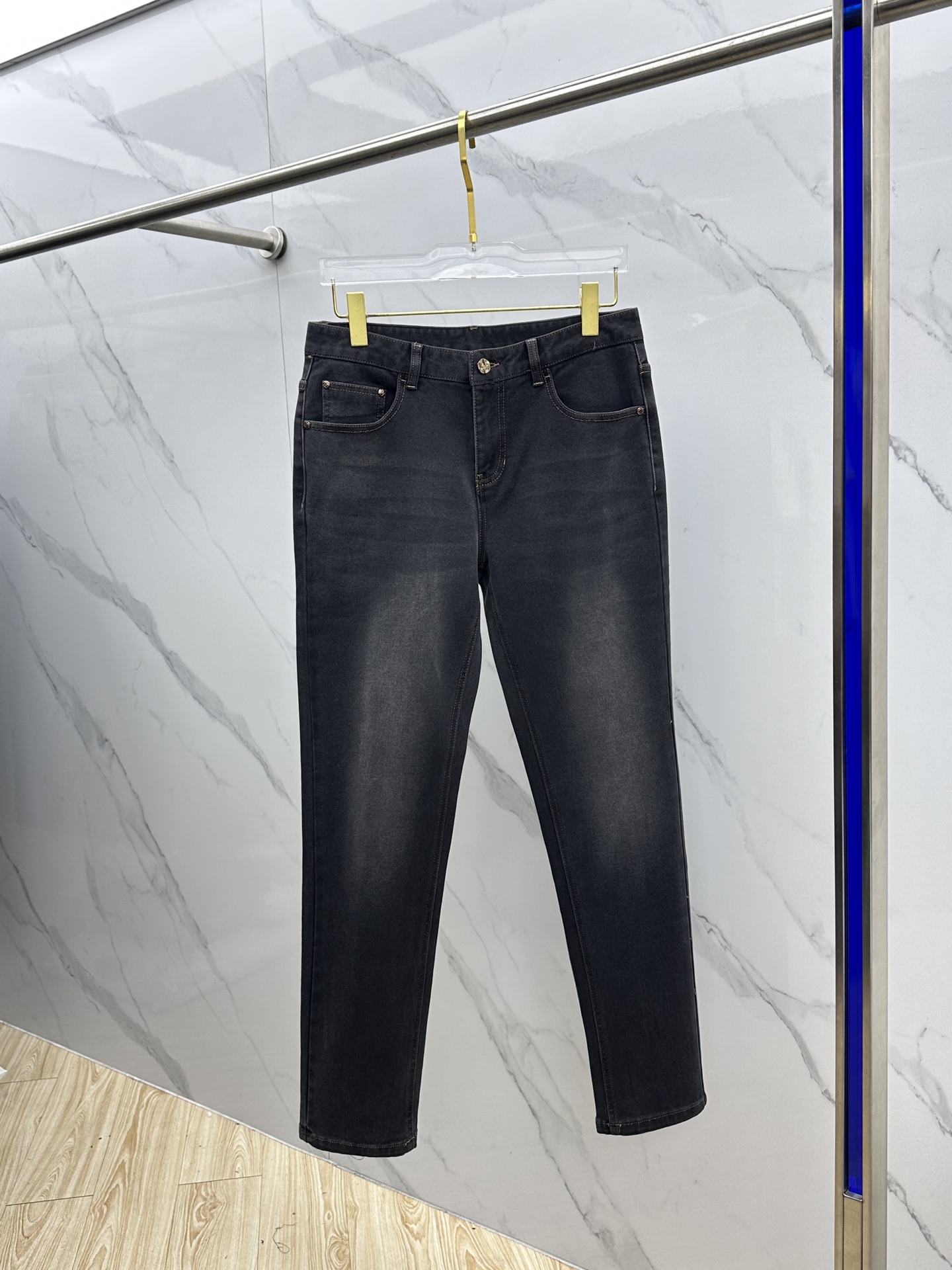 🆕LV路易威登 🔥高端定制、2025秋冬最新款牛仔裤 柜台同步发售 原版定制复刻 客供五金辅料 原单品质