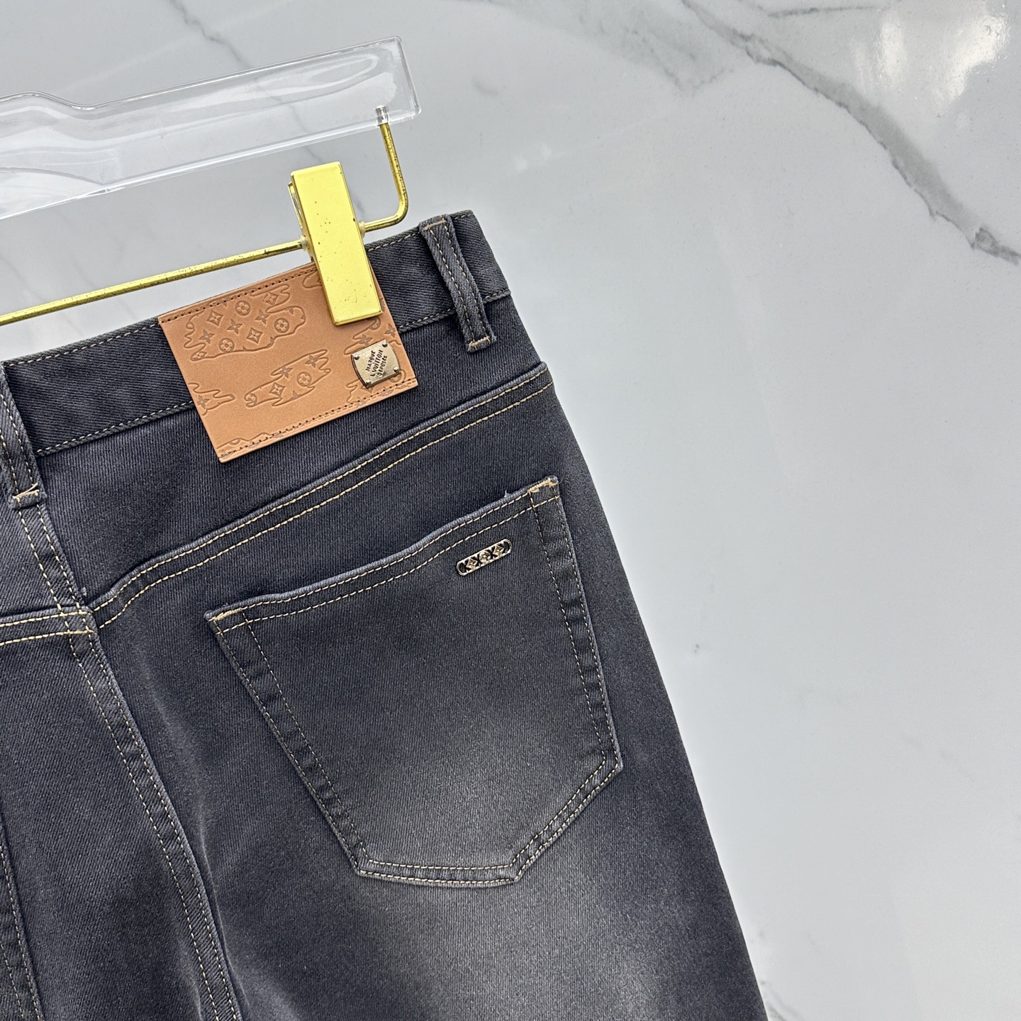 🆕LV路易威登 🔥高端定制、2025秋冬最新款牛仔裤 柜台同步发售 原版定制复刻 客供五金辅料 原单品质