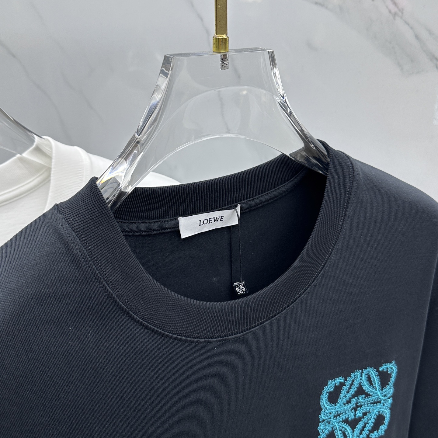 🆕LOEWE罗意威 微阔 新款首发专柜最新款短袖圆领T恤 高端订制 设计前卫时尚！品牌logo重工艺设计