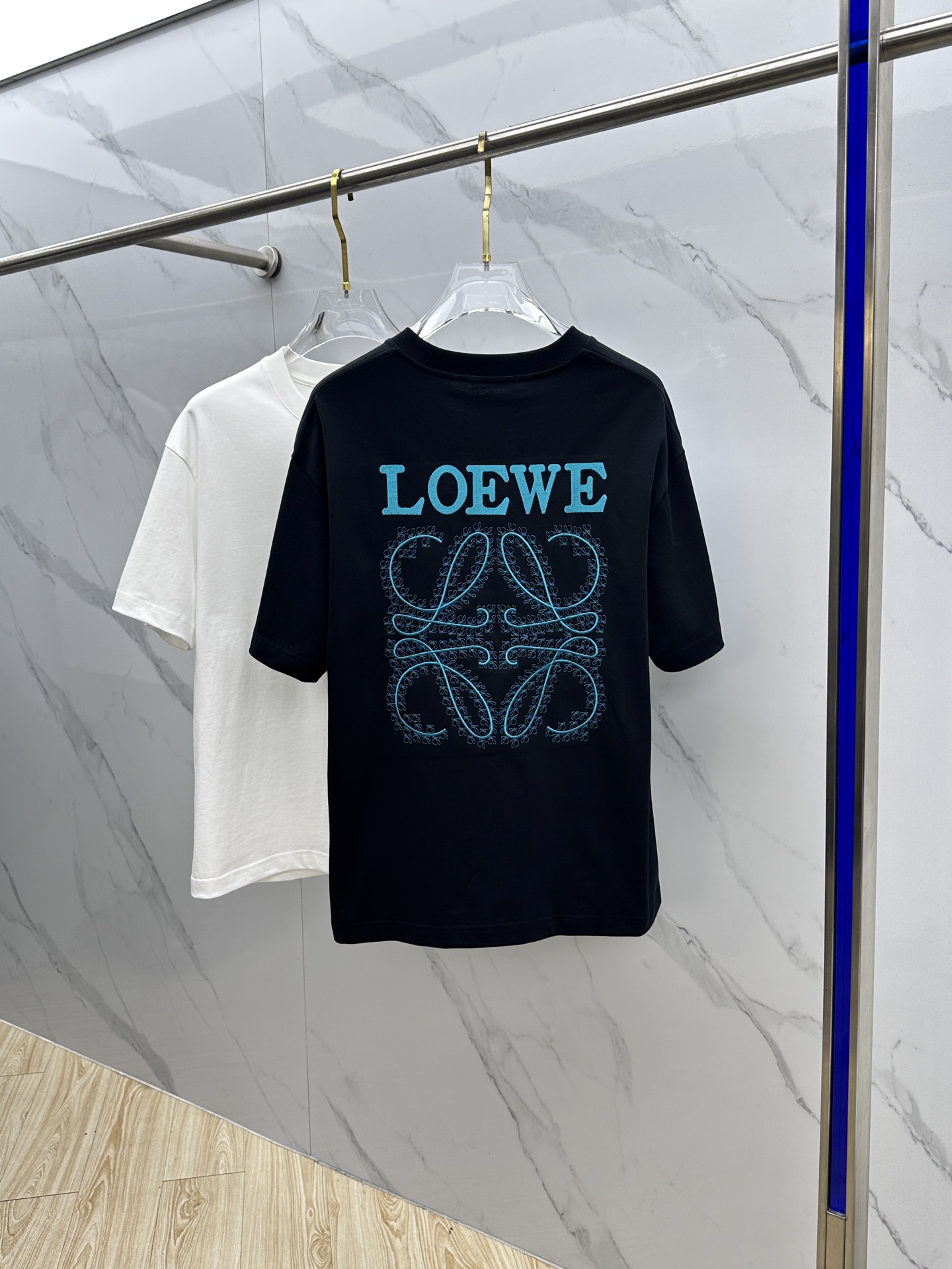 🆕LOEWE罗意威 微阔 新款首发专柜最新款短袖圆领T恤 高端订制 设计前卫时尚！品牌logo重工艺设计