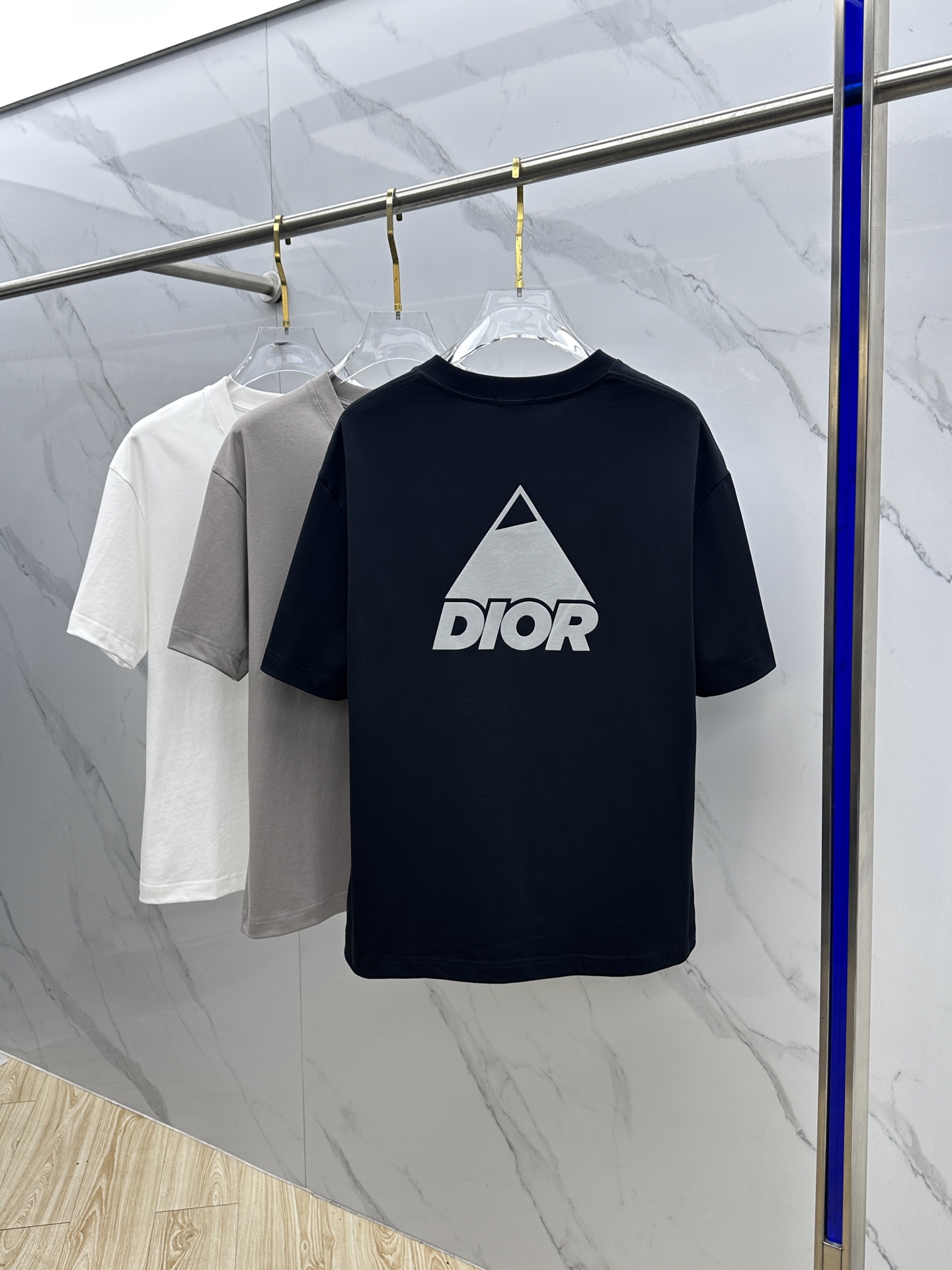 🆕Dior迪奥 微阔 新款首发专柜最新款短袖圆领T恤 高端订制 设计前卫时尚！品牌logo重工艺设计 高