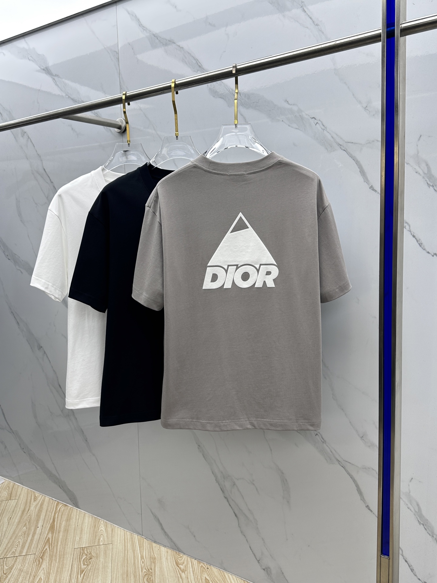 🆕Dior迪奥 微阔 新款首发专柜最新款短袖圆领T恤 高端订制 设计前卫时尚！品牌logo重工艺设计 高