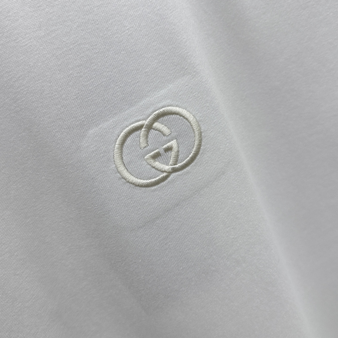 🆕GUCCI古驰 2026春夏新款简约双G刺绣logo短袖 双纱纯棉面料 胸前刺绣 多元化搭配 是眼下时
