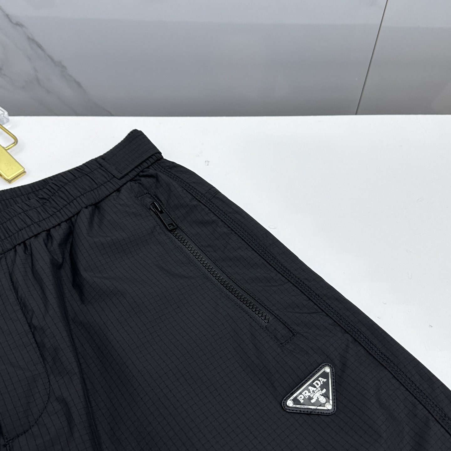🆕PRADA普拉达 25年秋冬新款休闲裤 时尚设计独家单品，奢华经典品牌设计，定制进口高端五金辅料制作，