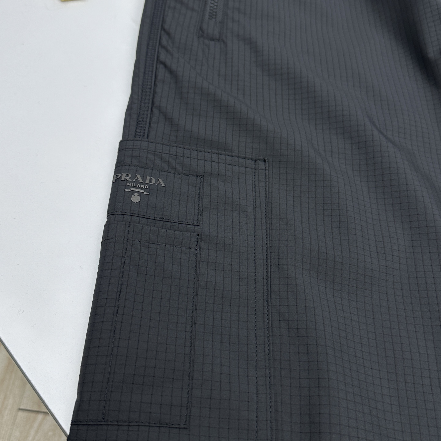 🆕PRADA普拉达 25年秋冬新款休闲裤 时尚设计独家单品，奢华经典品牌设计，定制进口高端五金辅料制作，